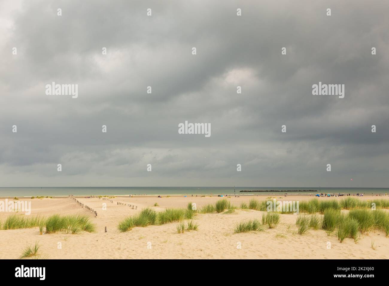 Dunkirk, Francia - 18 agosto 2018: Plage de Malo-les-Bains, una grande spiaggia conosciuta dalla seconda guerra mondiale. Costa settentrionale della Francia. Foto Stock