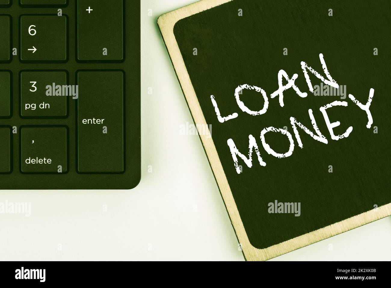 Ispirazione mostrando segno prestito denaro. Approccio aziendale qualcosa prestato o fornito a condizione di essere restituito computer tastiera e Symbol.Information Medium per la comunicazione. Foto Stock