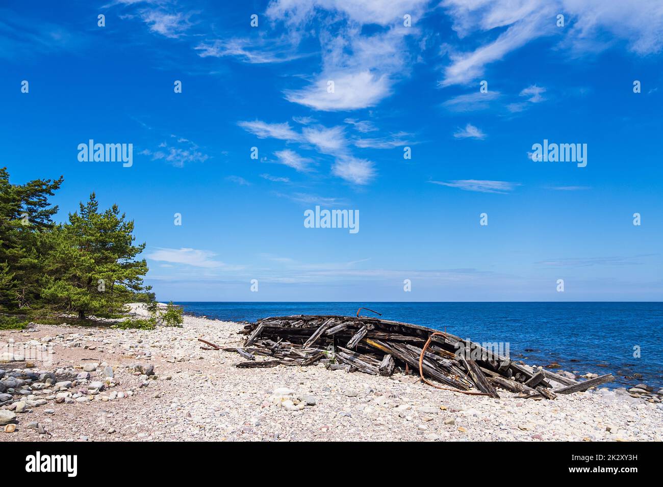 Naufragio storico sulla costa del Mar Baltico, sull'isola di Ã, in Svezia Foto Stock