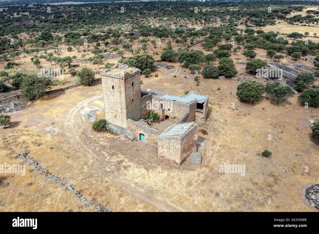 Castillo del Cachorro situato a nord del fiume Salor e a sud-ovest della città di Torreorgaz, provincia di Caceres Extremadura, Spagna Foto Stock