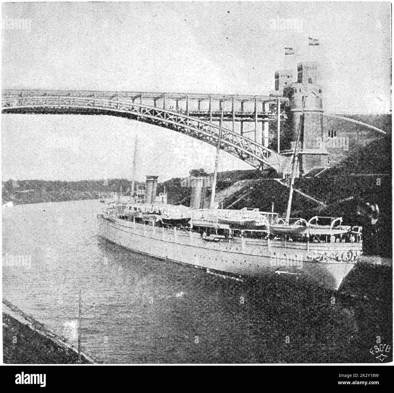 Yacht imperiale Hohenzollern II sul canale di Kiel (1893). Illustrazione del 19 ° secolo. Germania. Sfondo bianco. Foto Stock