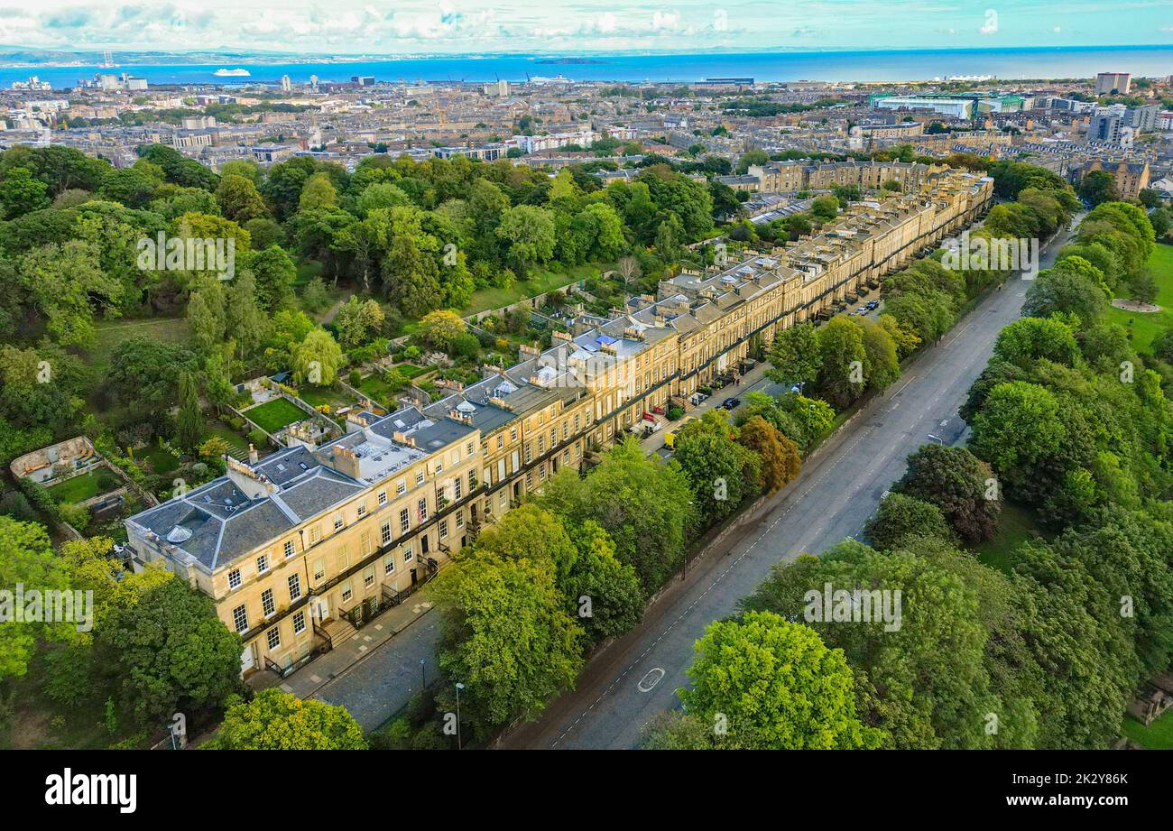 Vista aerea di Regent Terrace a Edimburgo, Scozia, Regno Unito Foto Stock