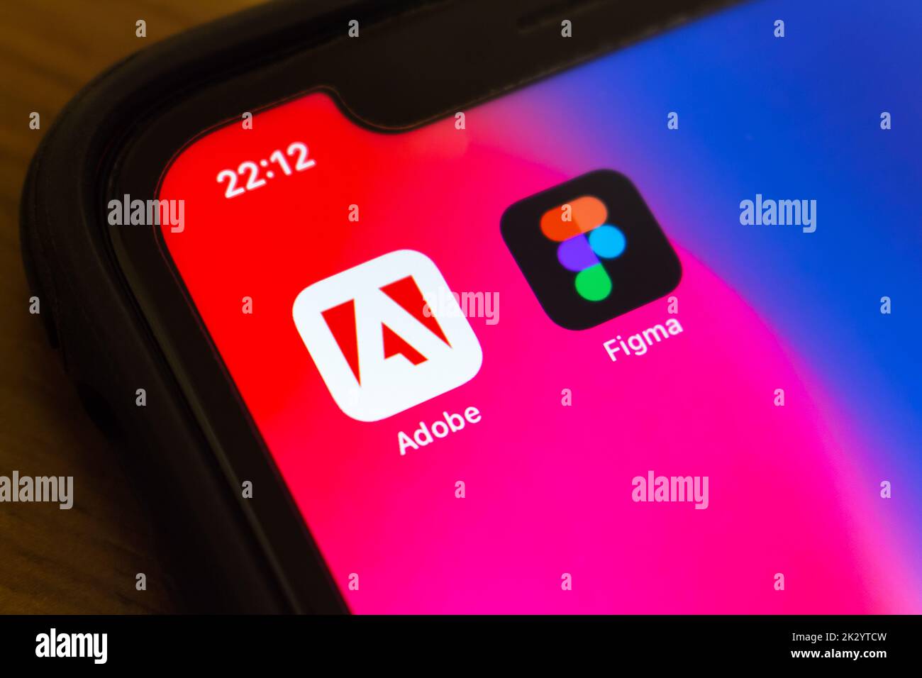 Vancouver, CANADA - Set 23 2022 : icone di Adobe e Figma su un iPhone. Nel settembre 2022, Figma ha annunciato che era stata acquisita da Adobe Inc. Foto Stock