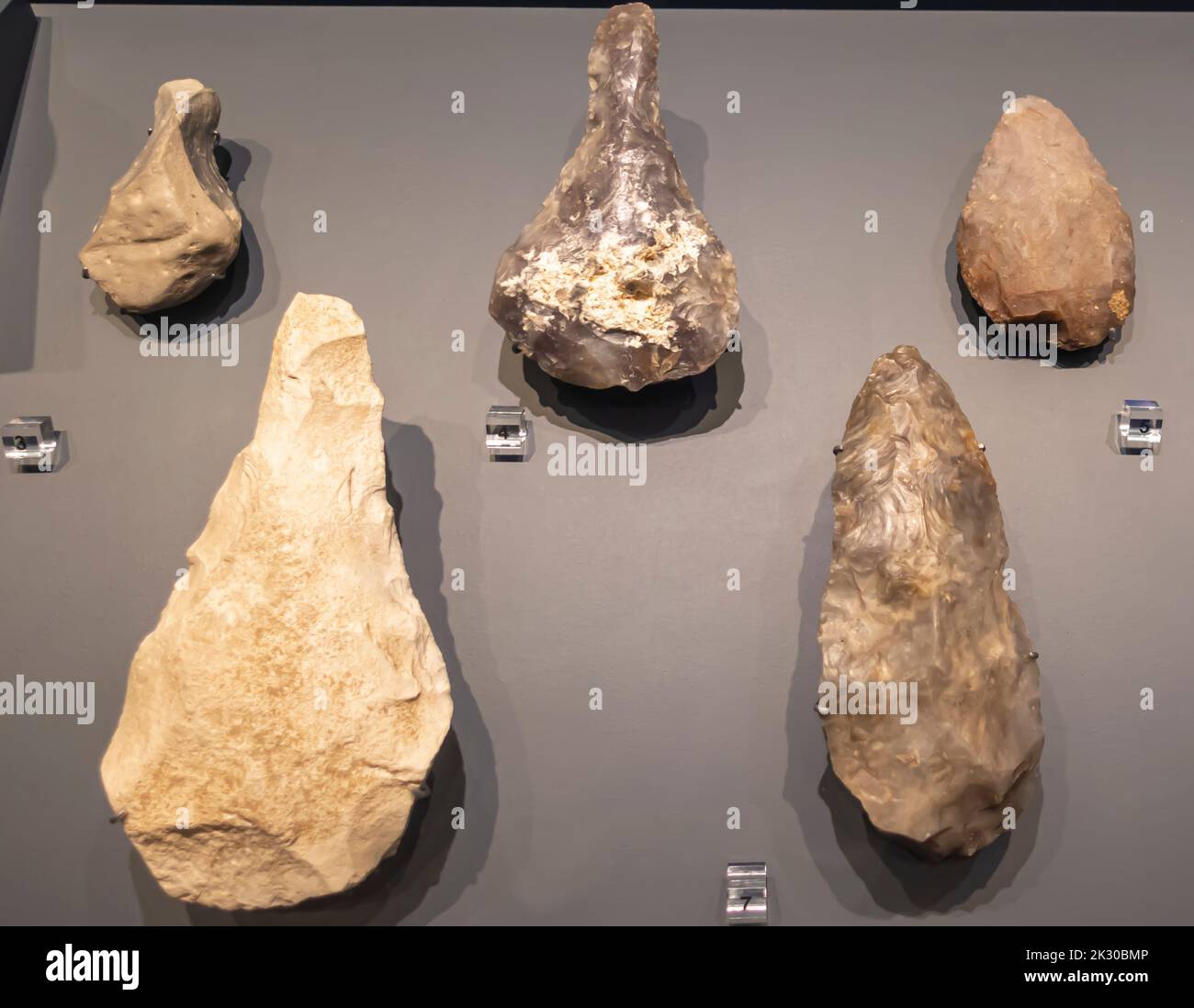 Assi delle mani - Paleolitico inferiore - 240000 - 150000 y. Museo di San Isidoro Foto Stock