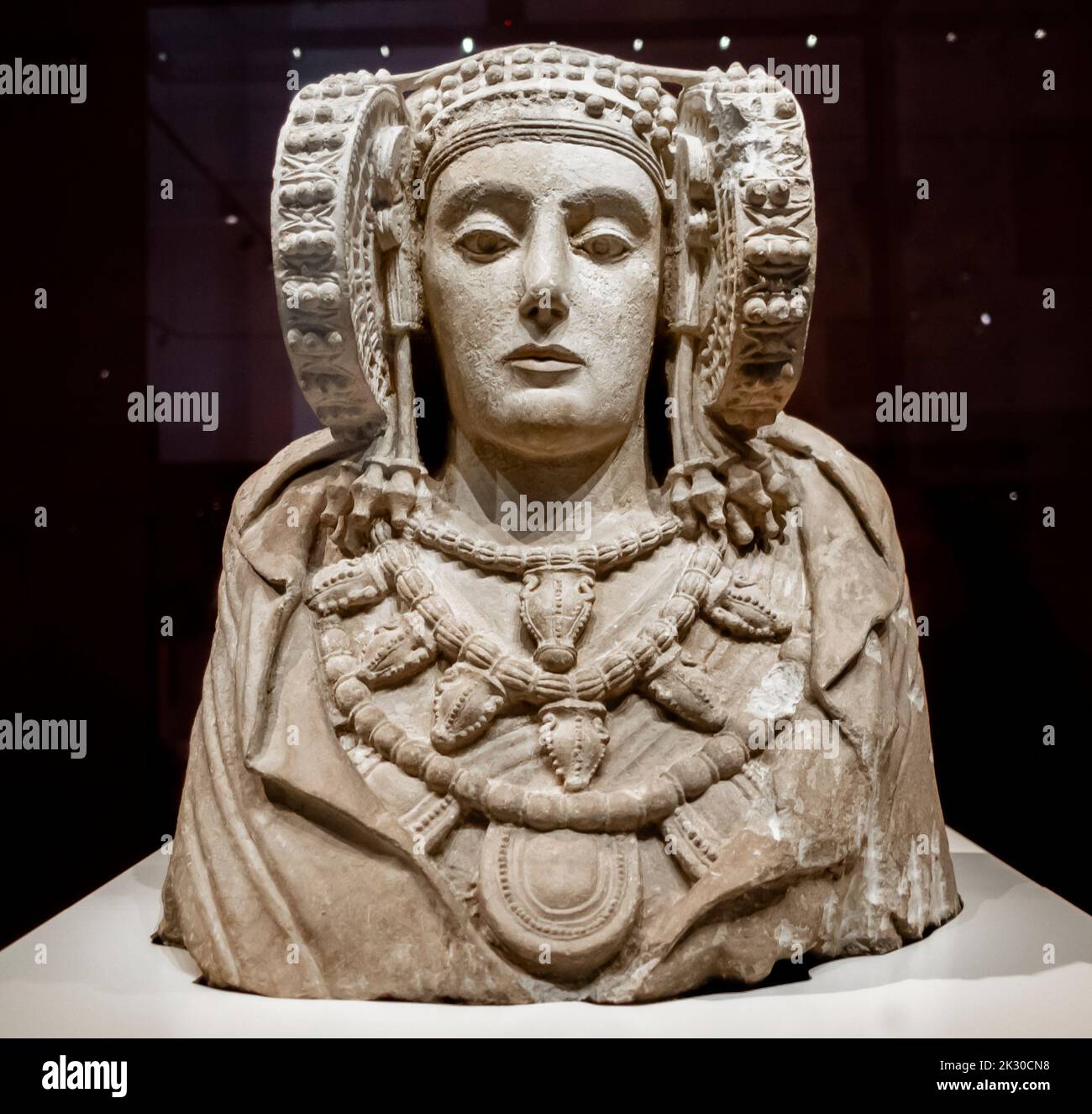 Lady of Elche - calcare - cultura iberica - fine 5th - inizio 4th secolo a.C. - la Alcudia - Elche, Alicante, Spagna Foto Stock