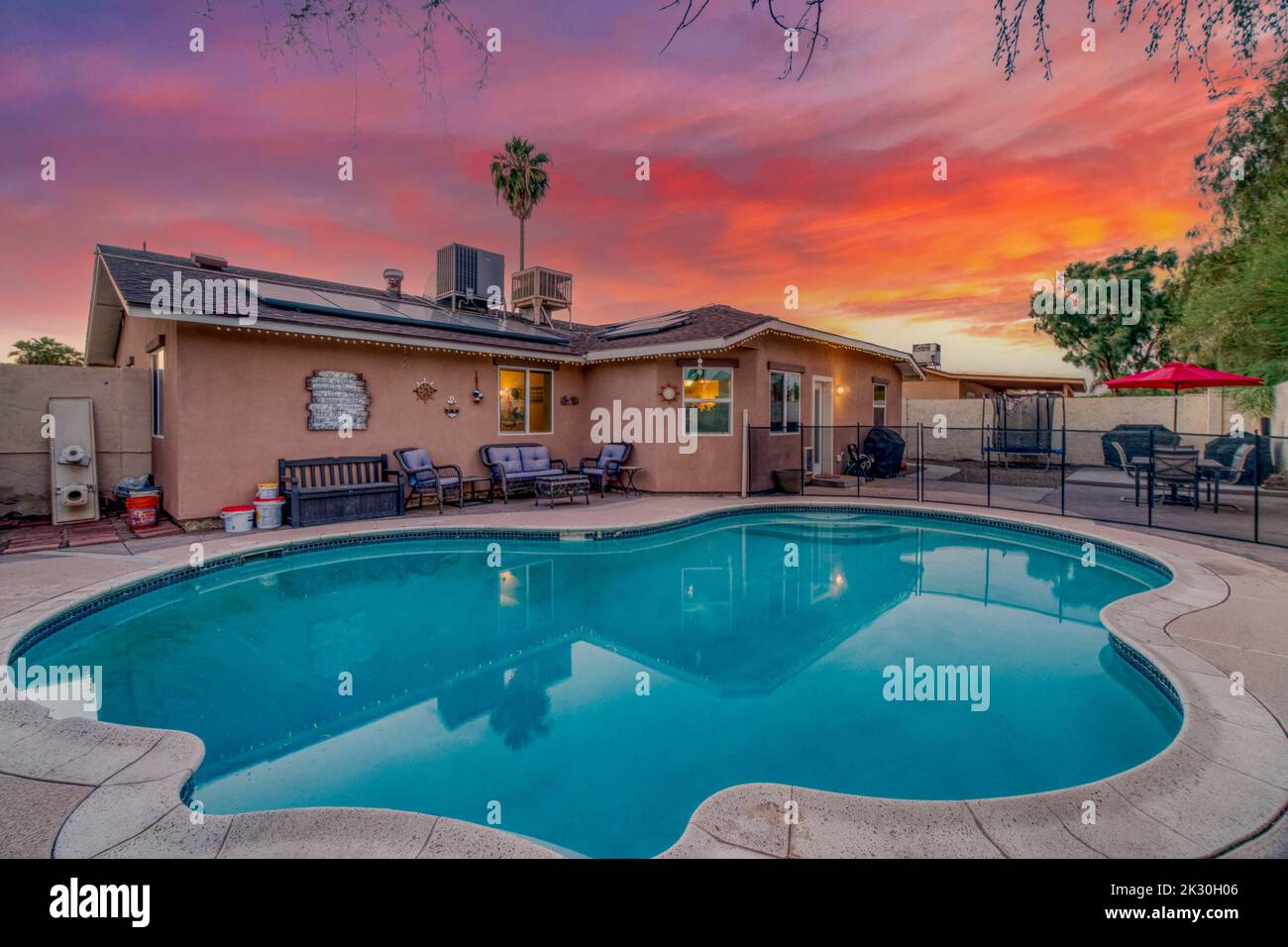 Immobiliare di lusso in arizona con una piscina sul cortile Foto Stock