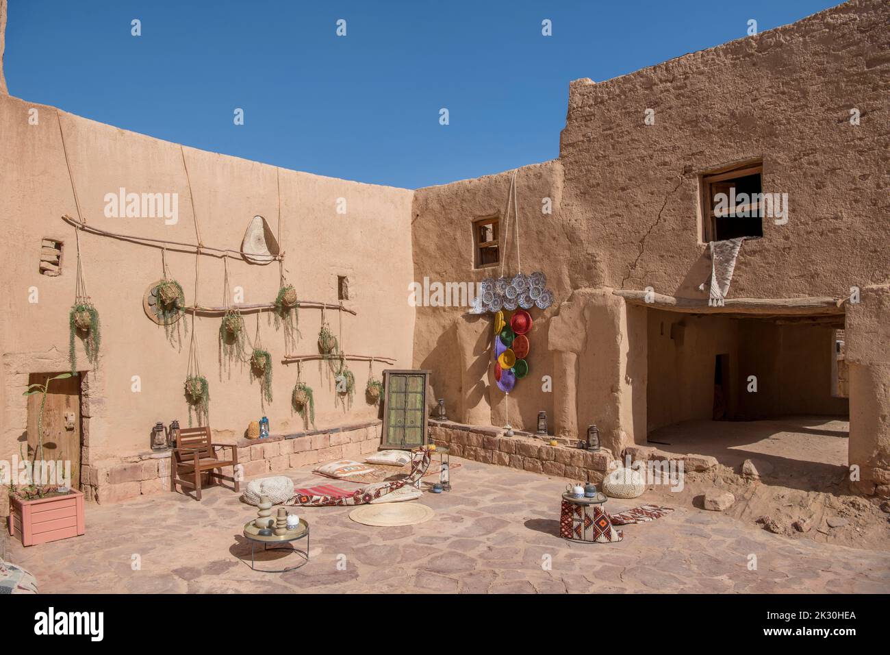 Cortile tipico della città vecchia al Ula Arabia Saudita Foto Stock