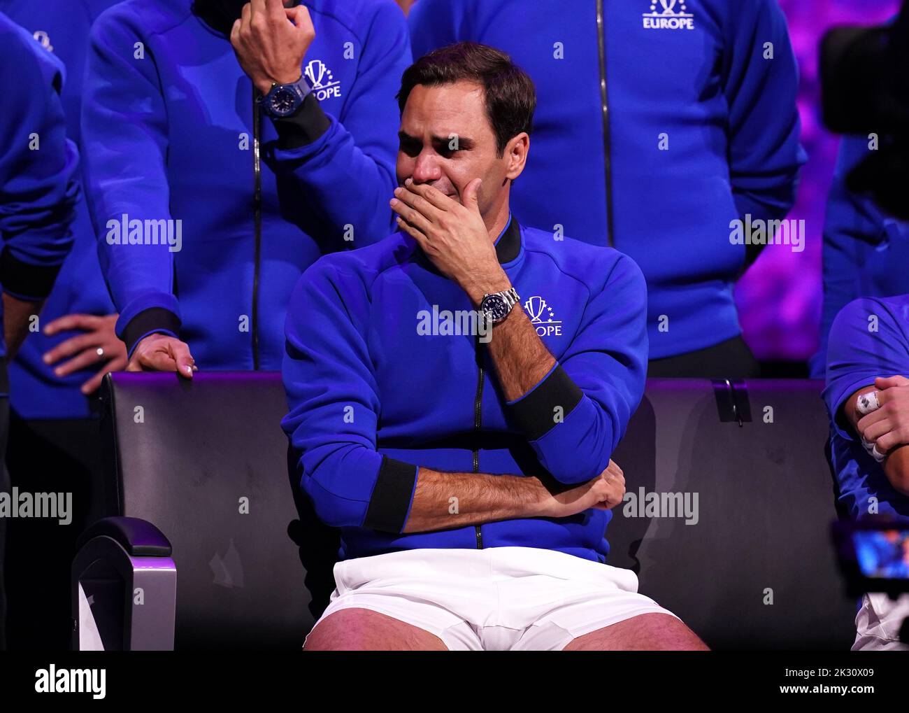 Roger Federer reagisce dopo la sua finale partita di gara il primo giorno della Laver Cup alla O2 Arena, Londra. Data immagine: Venerdì 23 settembre 2022. Foto Stock