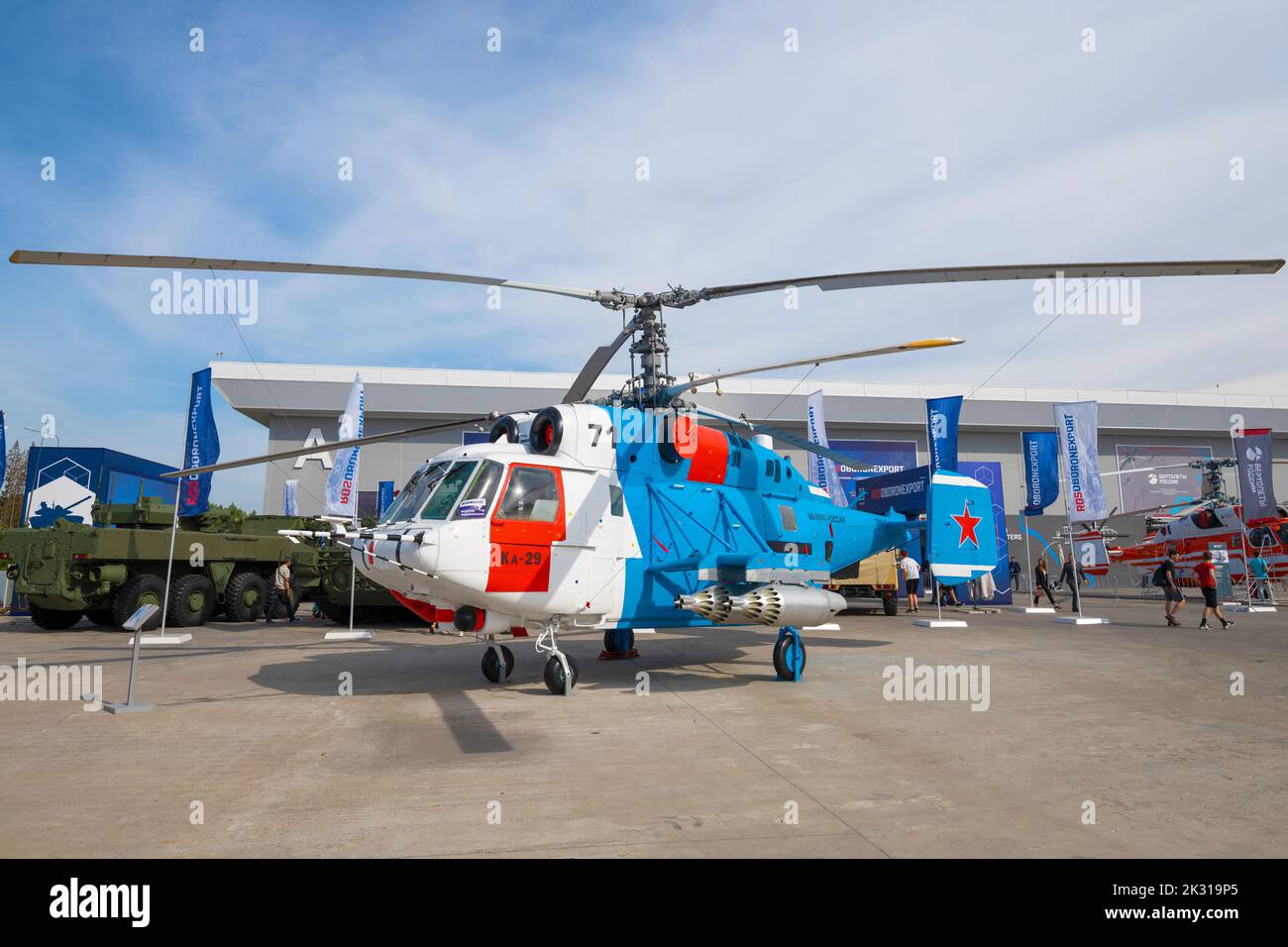 REGIONE DI MOSCA, RUSSIA - 19 AGOSTO 2022: Ka-29 è un elicottero da trasporto e combattimento russo dell'aviazione navale della Marina russa sull'internation Foto Stock