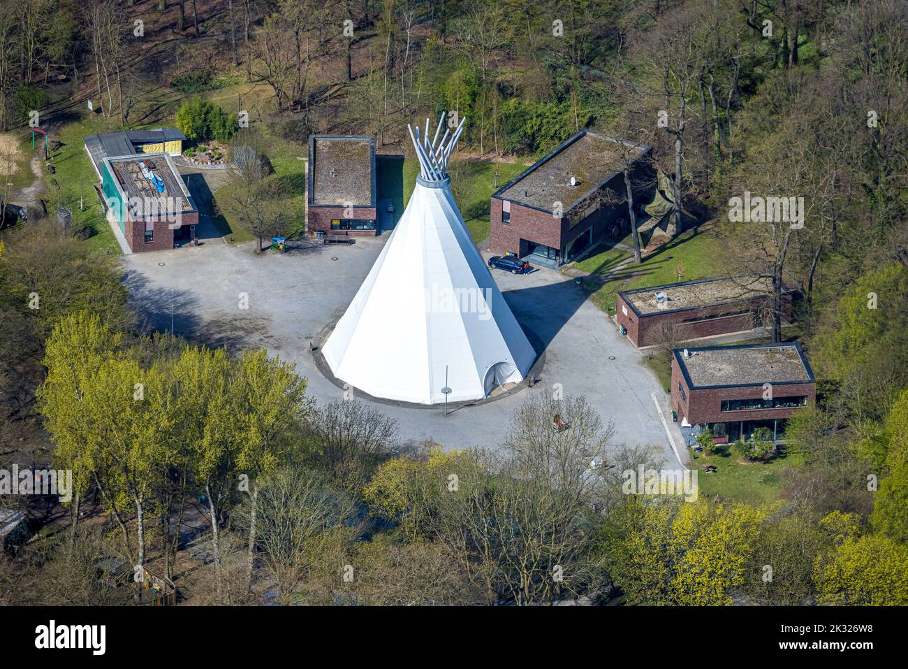 Veduta aerea, Erlebniswelt am Fremenbaum con tenda indiana Big tipi, porto, Dortmund, zona della Ruhr, Renania settentrionale-Vestfalia, Germania, DE, Europa, Eventloca Foto Stock