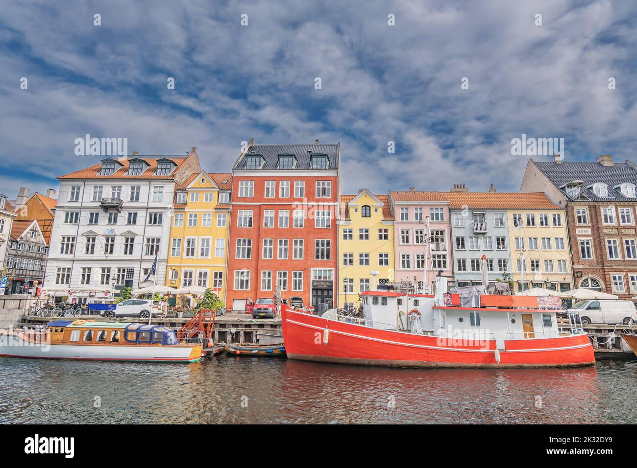 Quartiere turistico di Nyhavn a Copenhagen, Danimarca Foto Stock