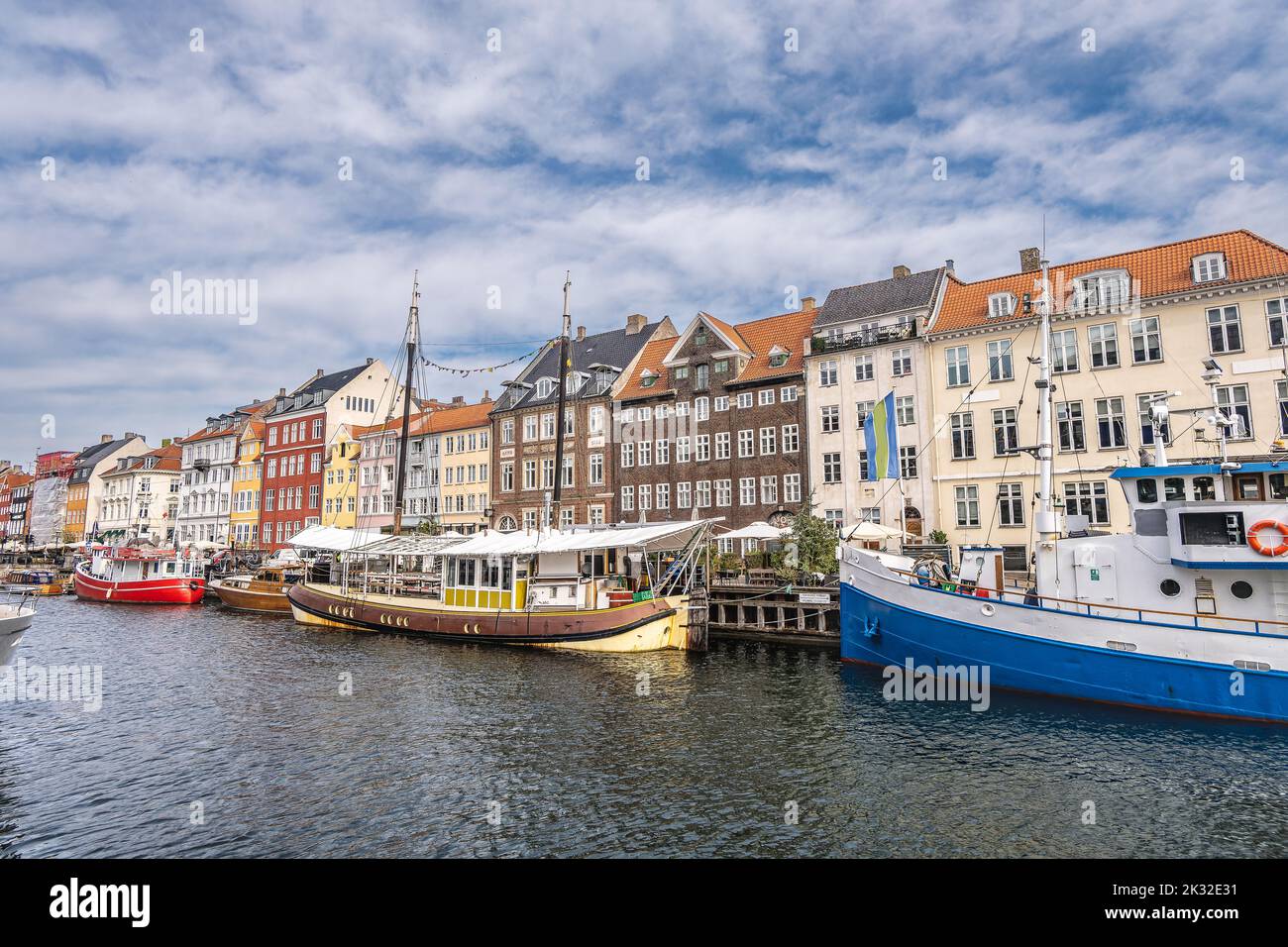 Quartiere turistico di Nyhavn a Copenhagen, Danimarca Foto Stock