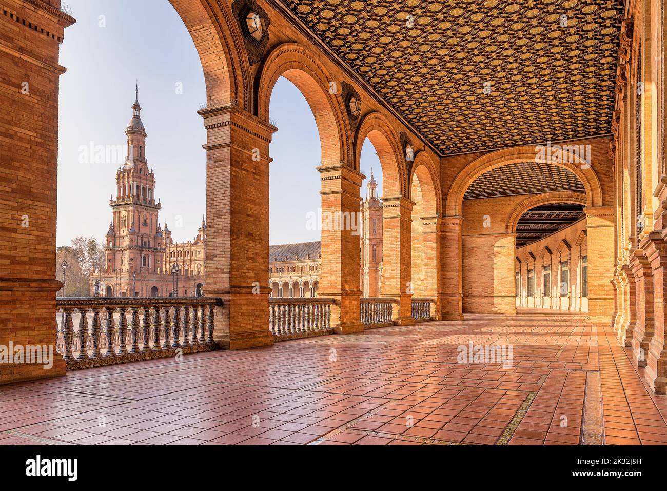 Vista panoramica di Plaza de España, Siviglia/Spagna, nota anche come la città di Teed sul pianeta Naboo/Guerre Stellari Foto Stock