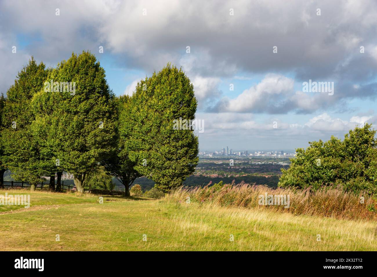Vista dal parco di campagna Werneth Low vicino a Hyde a Tameside, Greater Manchester. Foto Stock