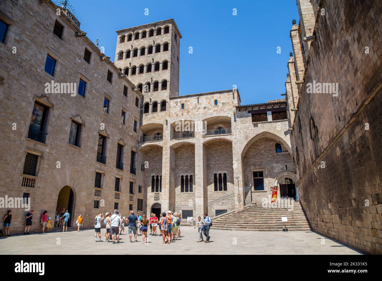 Placa del Rei edificio medievale con museo, Barcellona, Spagna Foto Stock