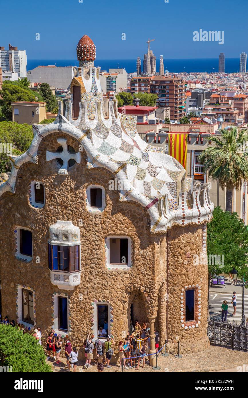 Casa del Guarda edificio di Gaudi nel Parco Guell, a Barcellona, Spagna Foto Stock