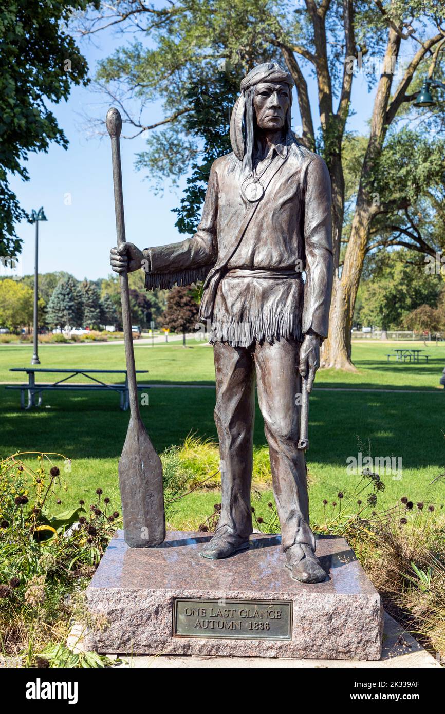 Statua del Capo piede Grande, della tribù indiana Potawatomi, nome indiano Maunk-suck a Fontana, Lago di Ginevra, Wisconsin, America, chiamato 'One Last Chance' Foto Stock