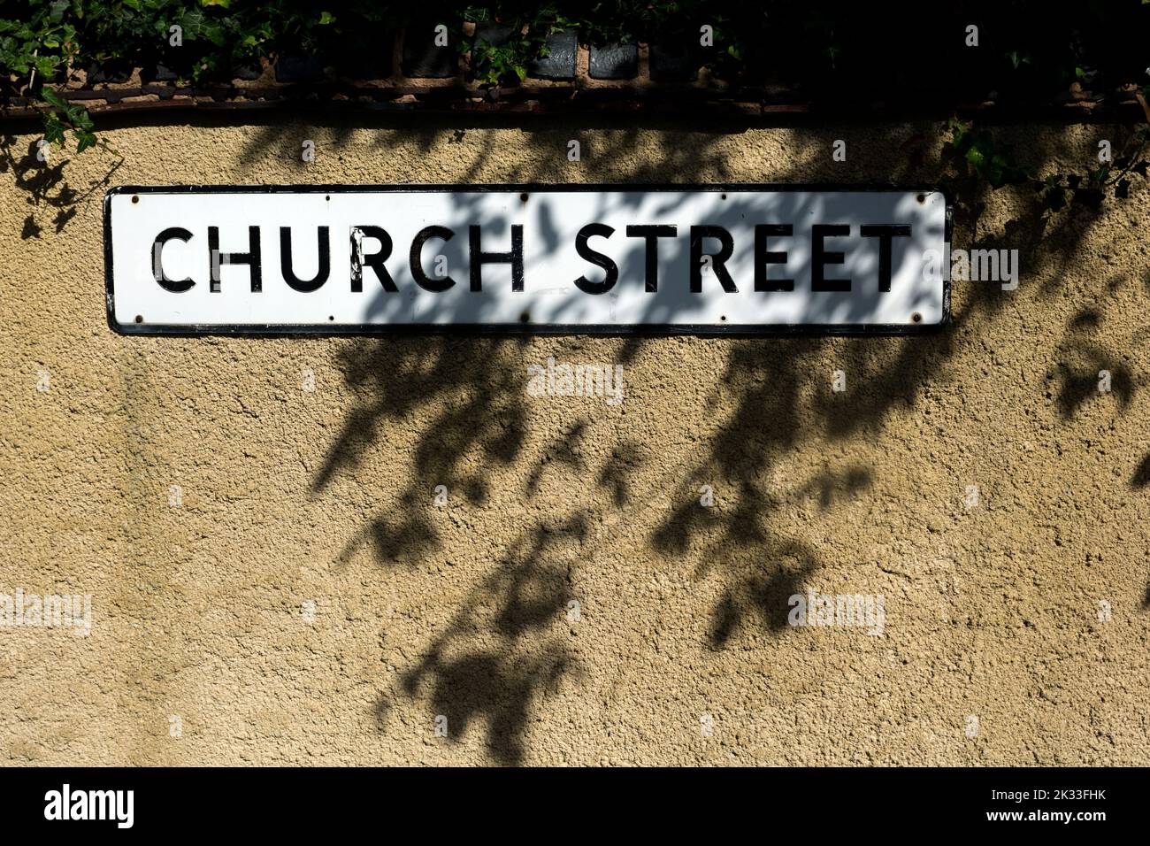 La Chiesa segno di strada, Wellesbourne, Warwickshire, Inghilterra, Regno Unito Foto Stock