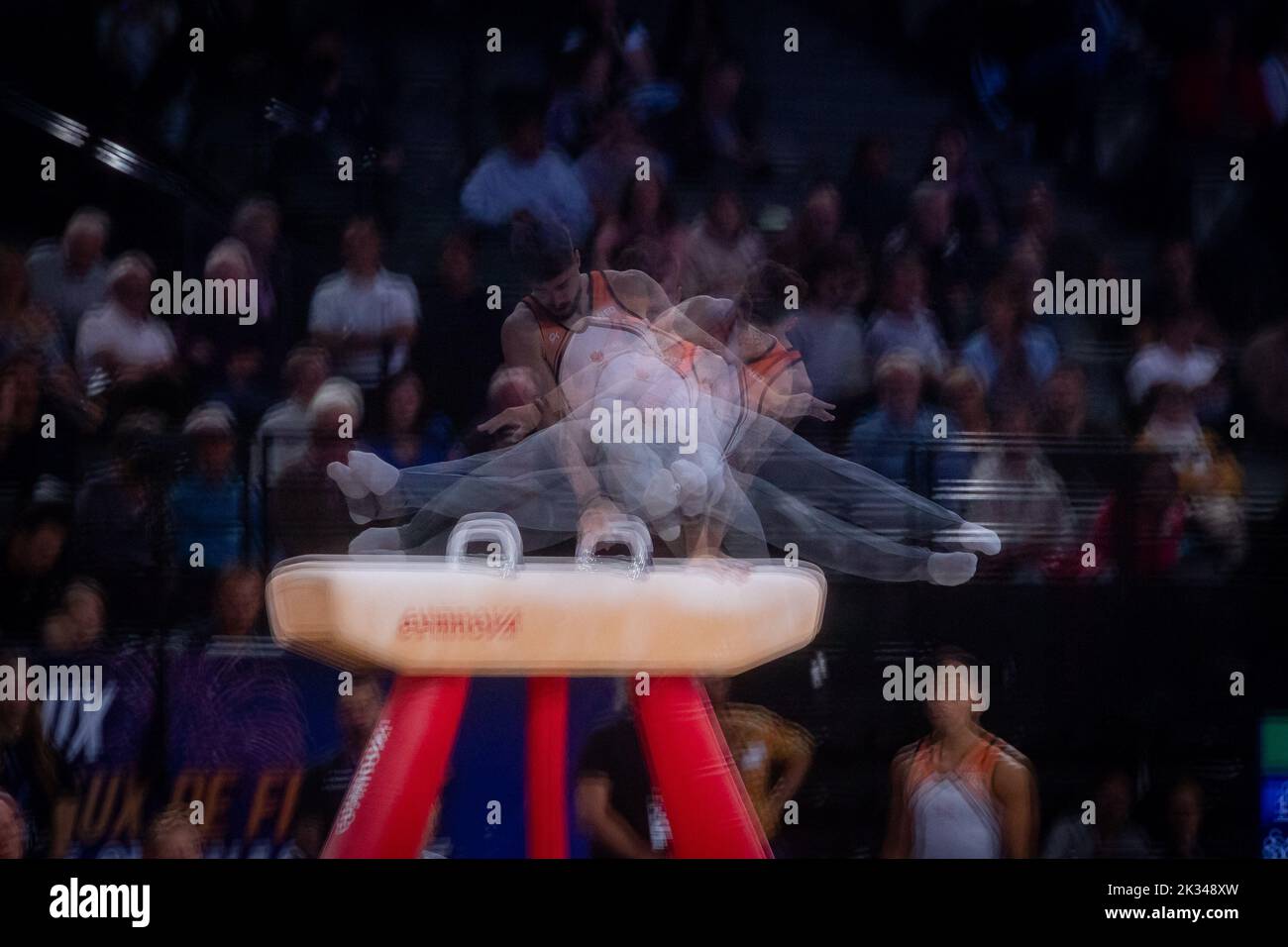 Parigi, Francia. 24th Set, 2022. Parigi, Francia, Settembre 24th 2022 Casimir Schmidt (NED) su Pommel Horse durante la Coppa del mondo di ginnastica artistica nella Accor Arena di Parigi, Francia Dan o' Connor (Dan o' Connor/SPP) Credit: SPP Sport Press Photo. /Alamy Live News Foto Stock