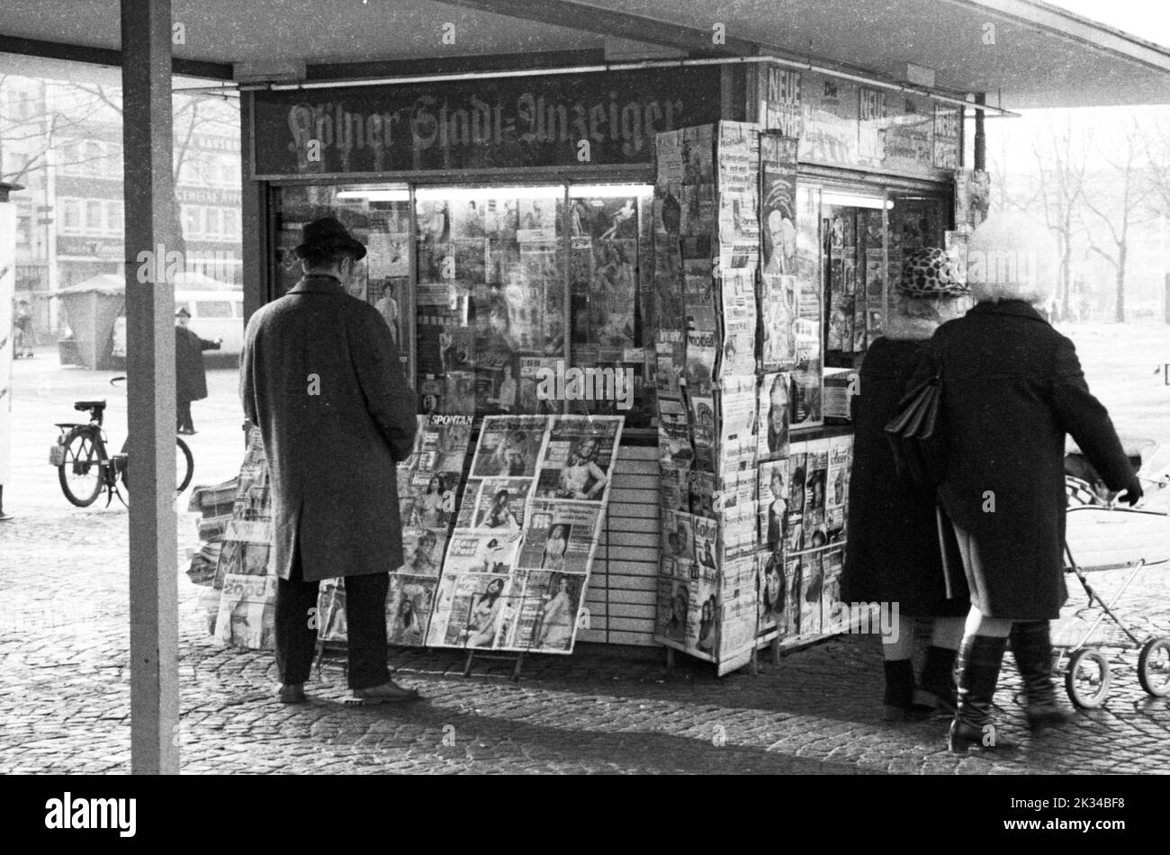 Le vittime e i leftisti nazisti hanno manifestato contro il procuratore nazista e l'attuale presidente dell'Ufficio per la protezione della Costituzione Hubert Foto Stock