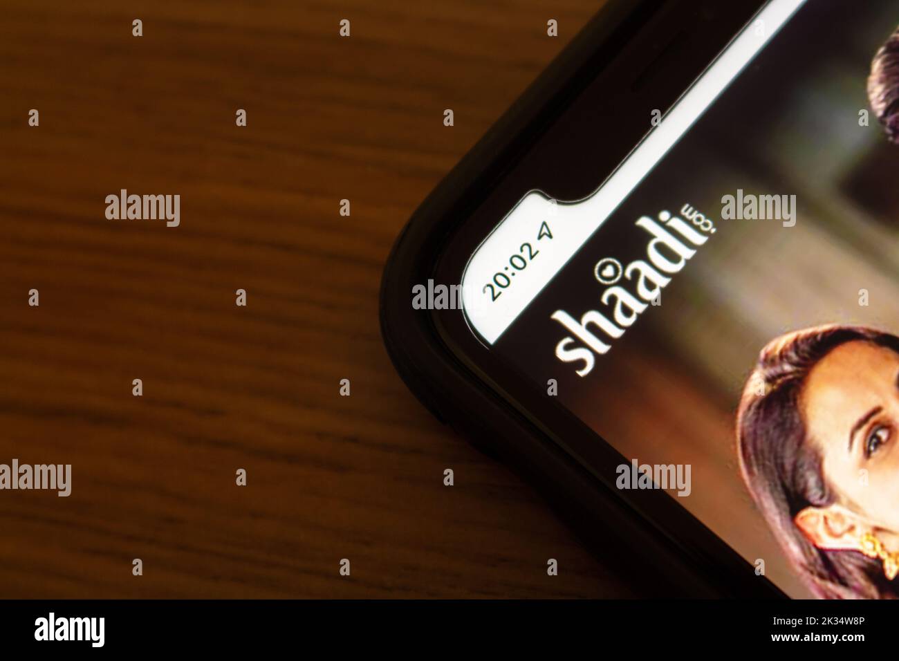 Logo di Shaadi sul suo sito web su un iPhone. Shaadi.com è un servizio indiano di nozze in linea. Il suo mercato principale è India, Pakistan e Bangladesh Foto Stock