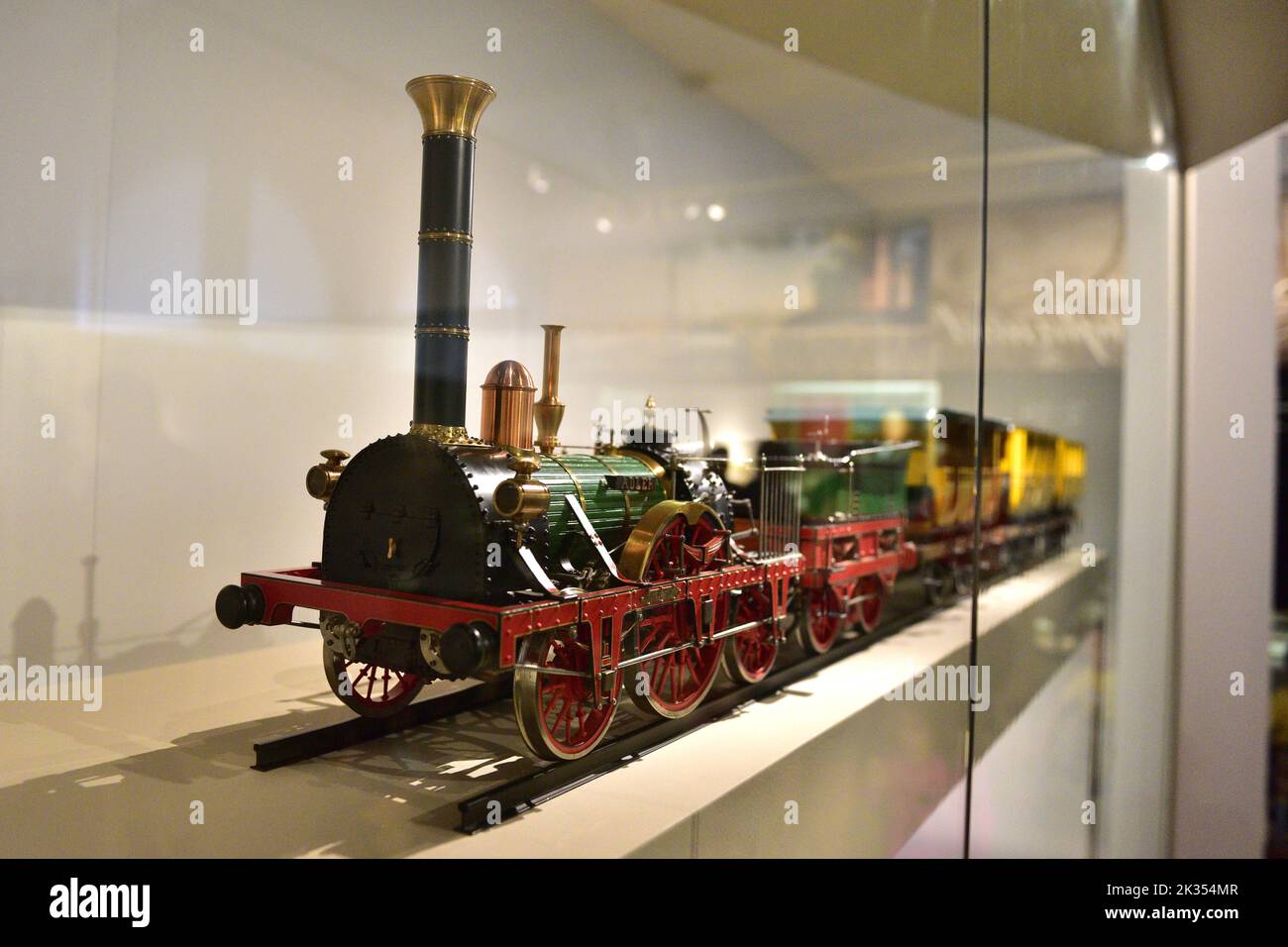 Museo della Deutsche Bahn a Norimberga - modello della Adler, la prima locomotiva tedesca Foto Stock