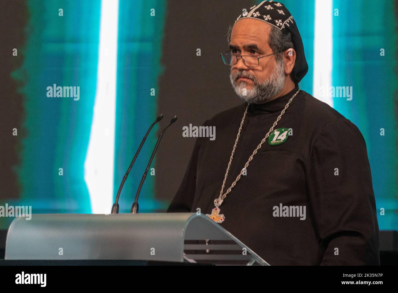 San Paolo, Brasile. 24th Set, 2022. Padre Kelmon, candidato alla presidenza del Partido Trabalhista Brasileiro (PTB), partecipa a un dibattito presidenziale sulla televisione SBT. I brasiliani vanno ai sondaggi il 2 ottobre per eleggere un presidente, un vicepresidente, governatori e senatori. Credit: Andrea Lucas//dpa/Alamy Live News Foto Stock