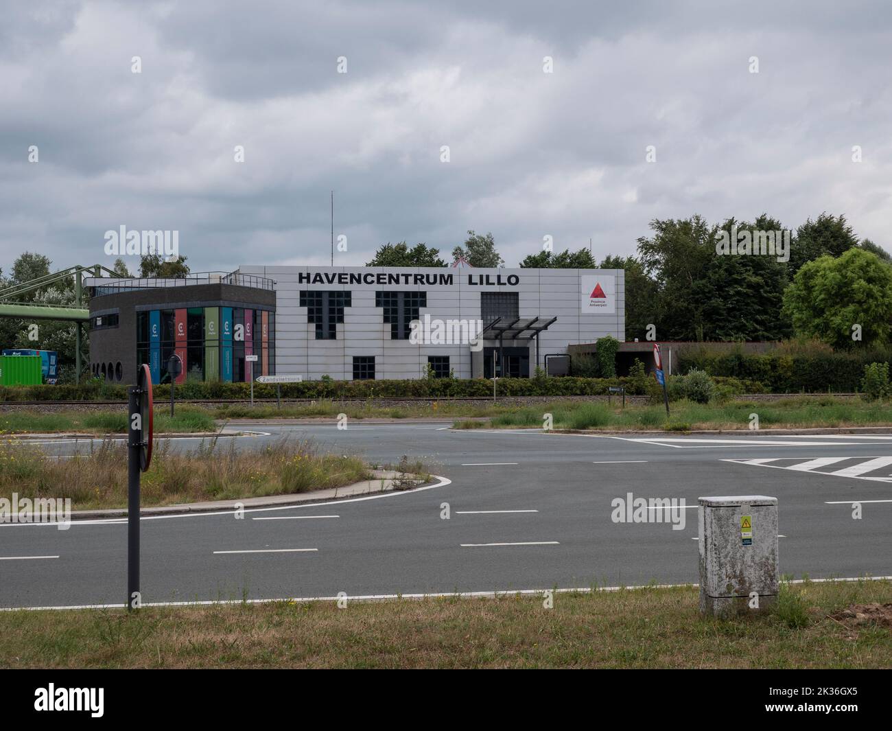 Lillo, Belgio, 31 luglio 2022, la Casa portuale della provincia di Anversa, nel villaggio polder di Lillo, in Belgio Foto Stock