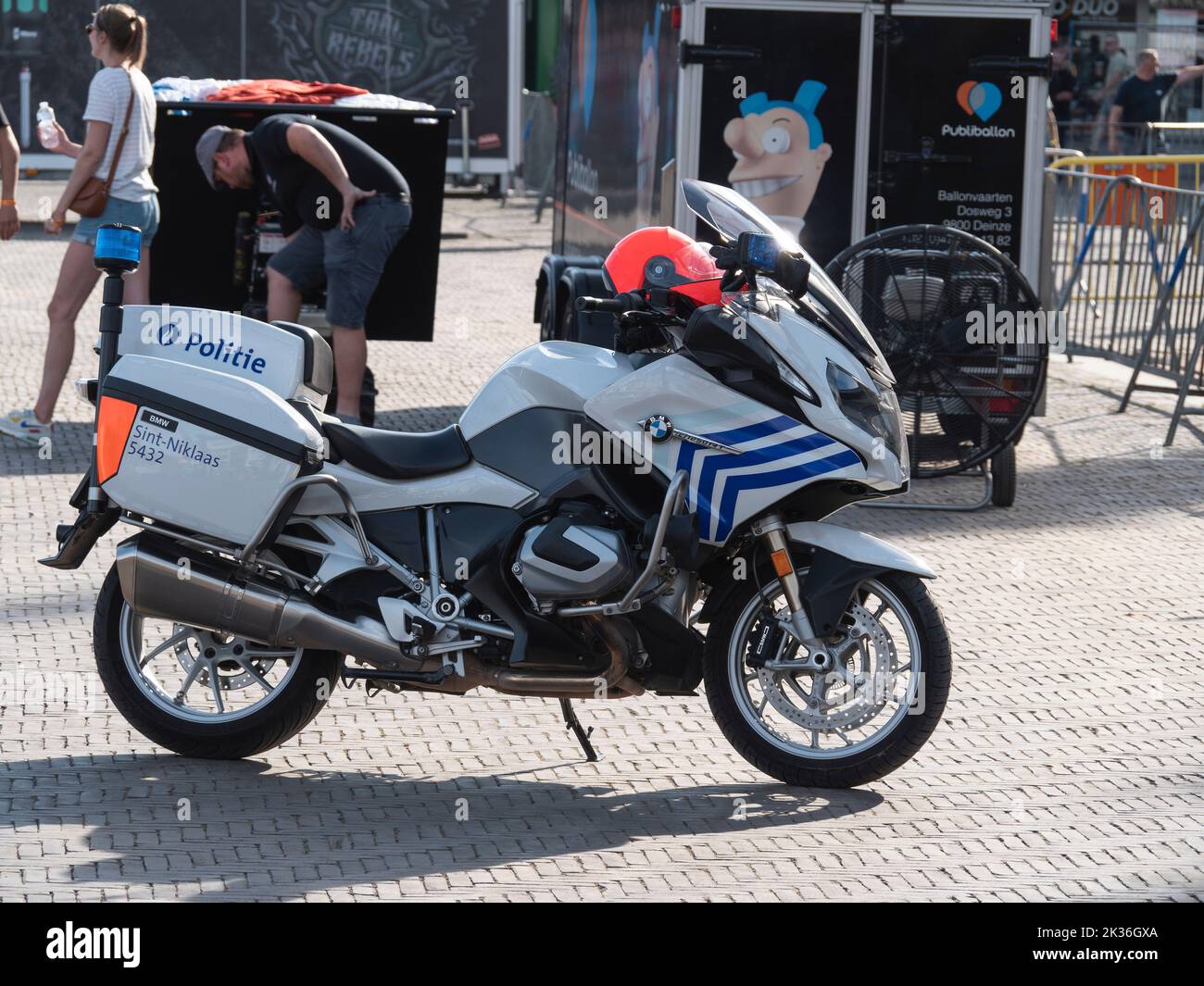 Sint Niklaas, Belgio, 04 settembre 2022, veicolo a motore del marchio BMW della polizia locale Sint Niklaas in Belgio Foto Stock