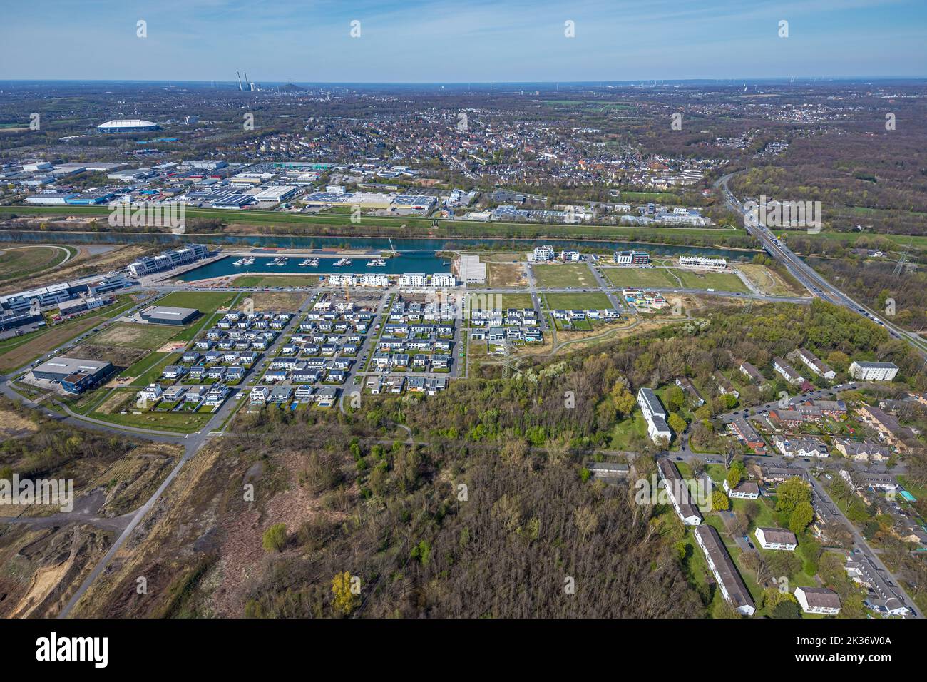 Veduta aerea, porto turistico, casa a schiera Hafenquartier Graf Bismarck sul canale Reno-Herne, Bismarck, Gelsenkirchen, Ruhr zona, Nord RHI Foto Stock