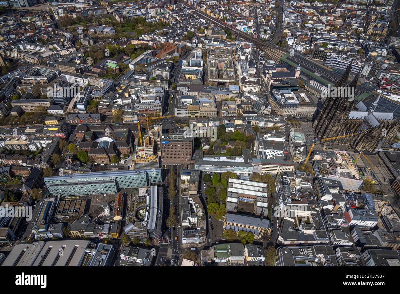 Vista aerea, cantiere e ristrutturazione del WDR Filmhaus presso Appellhofplatz Westdeutscher Rundfunk Colonia, cantiere Dom Hotel a Colonia Foto Stock