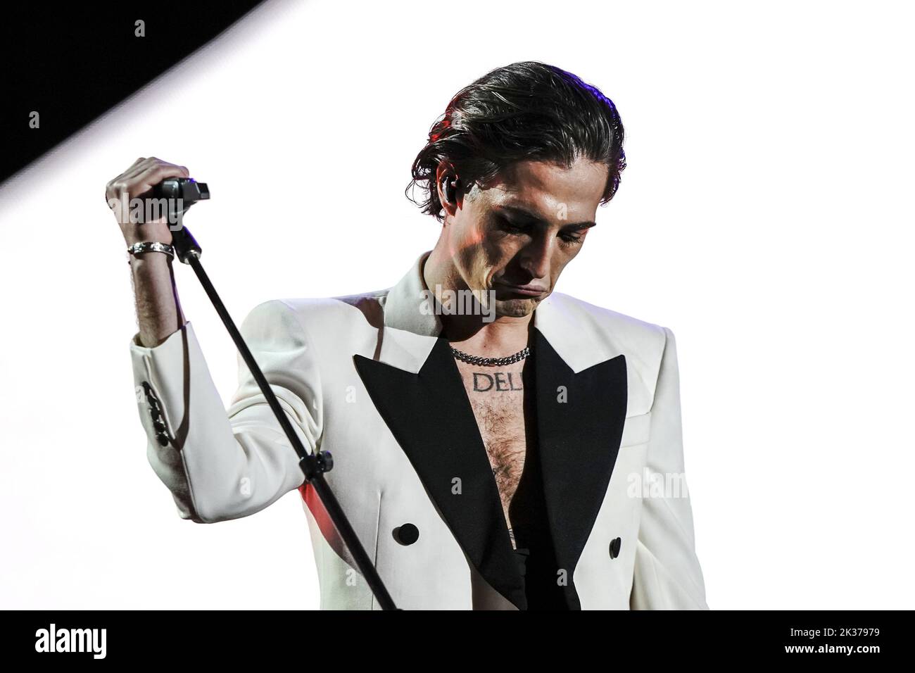 Damiano David di Maneskin suona al Global Citizen Festival di Central