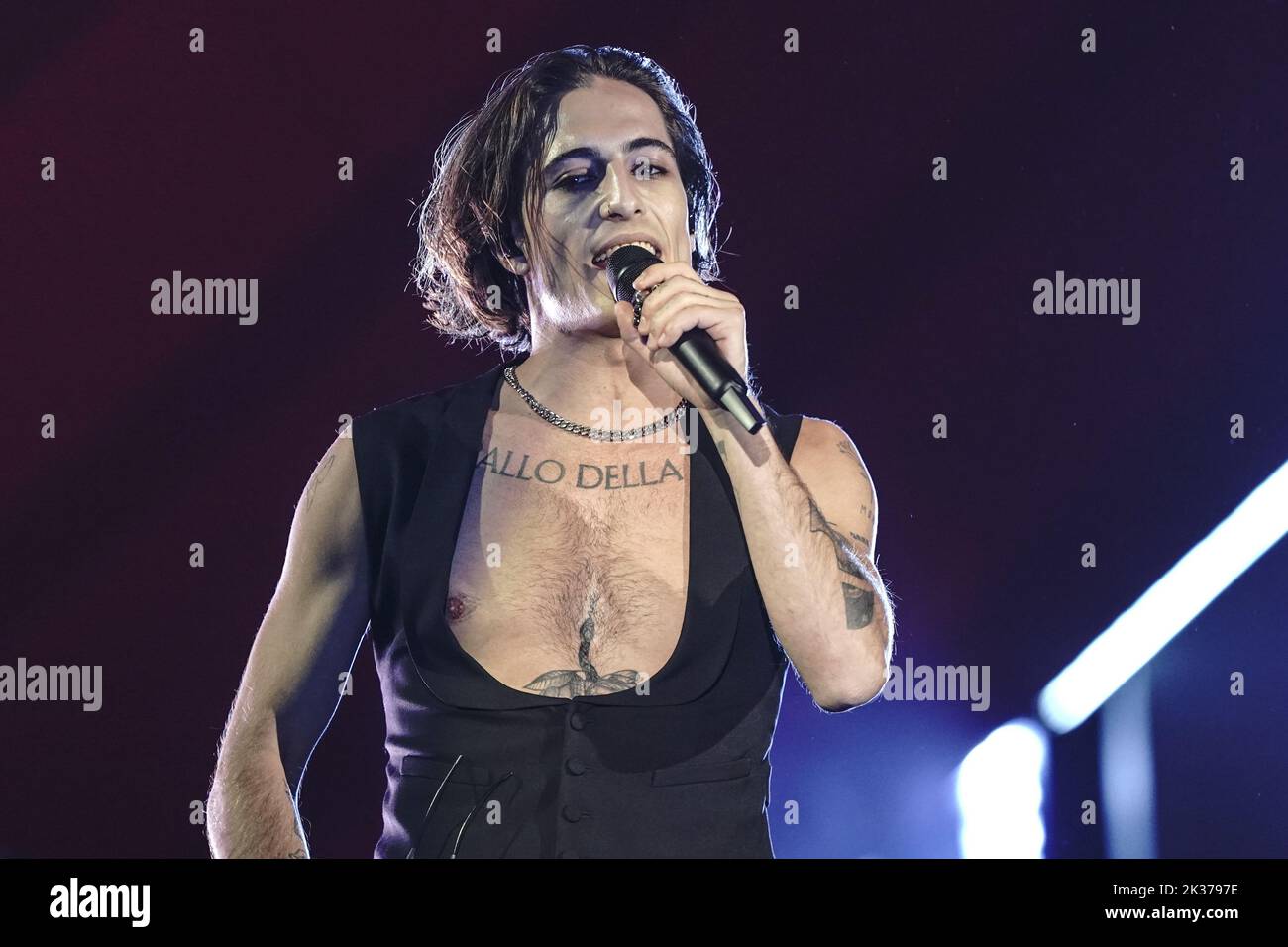 Damiano David di Maneskin suona al Global Citizen Festival di Central