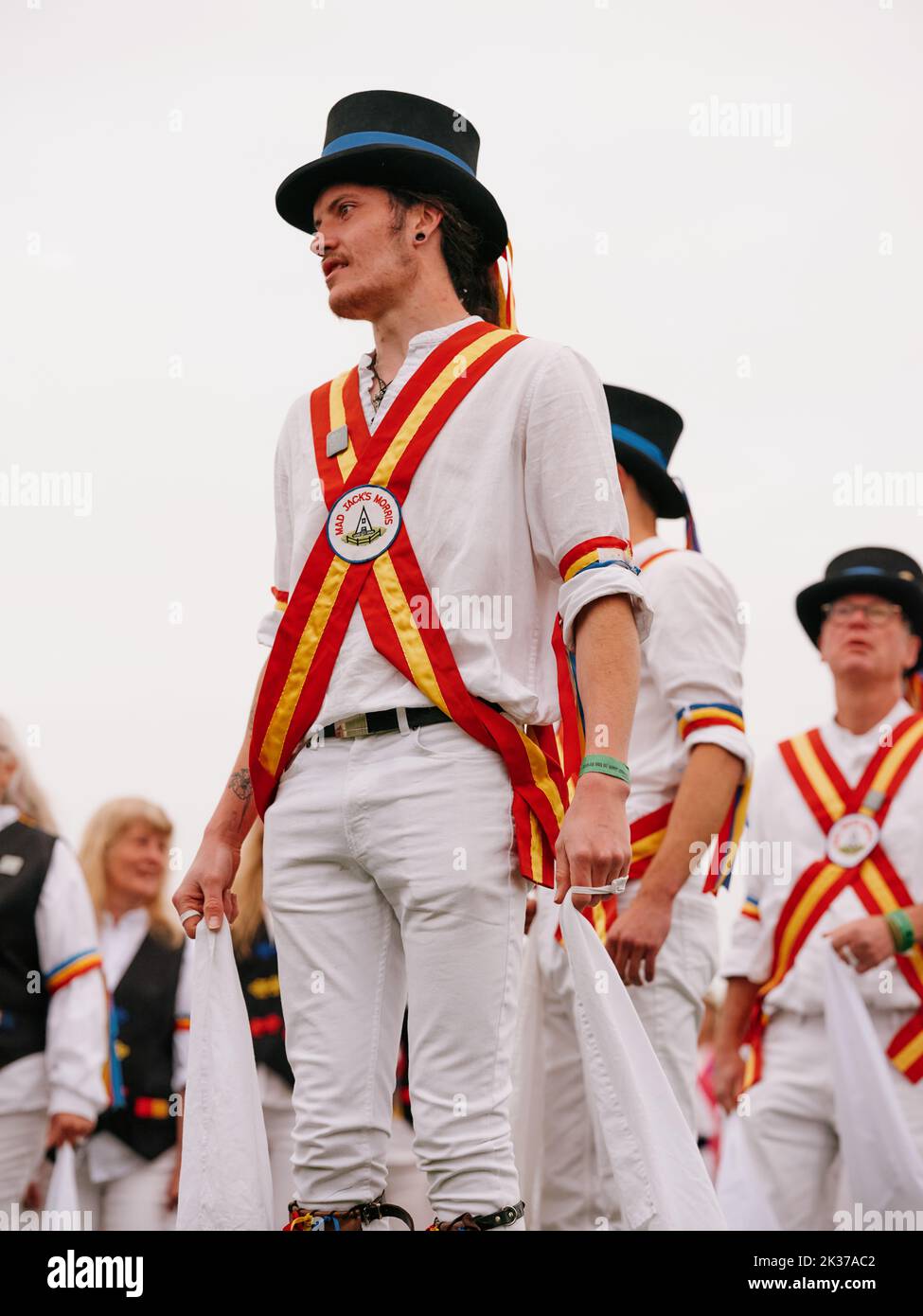 MAD Jacks ballerini Morris ballare nel Ladies Parlour, West Hill nel Jack in the Green festival 2022 maggio - Hastings East Sussex Inghilterra Regno Unito Foto Stock