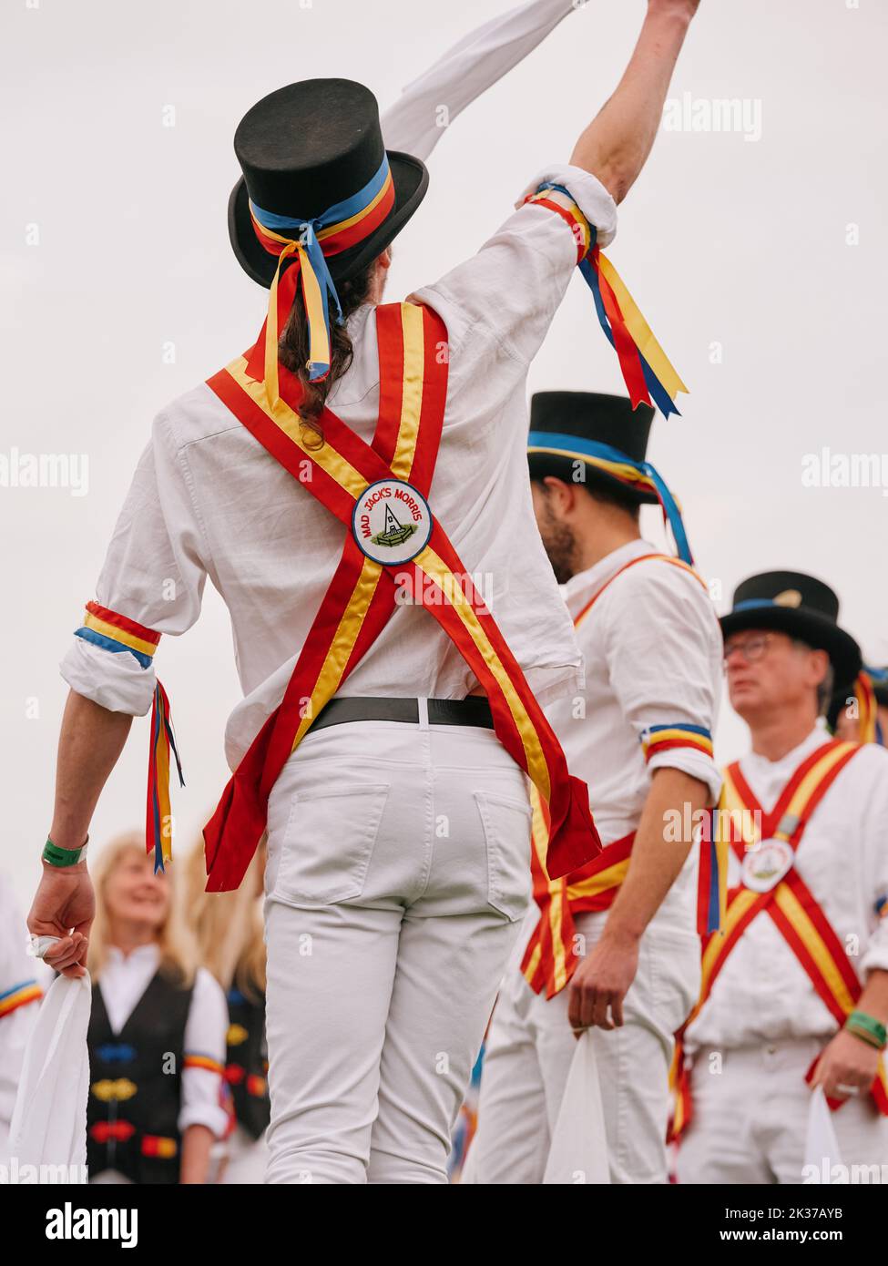 MAD Jacks ballerini Morris ballare nel Ladies Parlour, West Hill nel Jack in the Green festival 2022 maggio - Hastings East Sussex Inghilterra Regno Unito Foto Stock