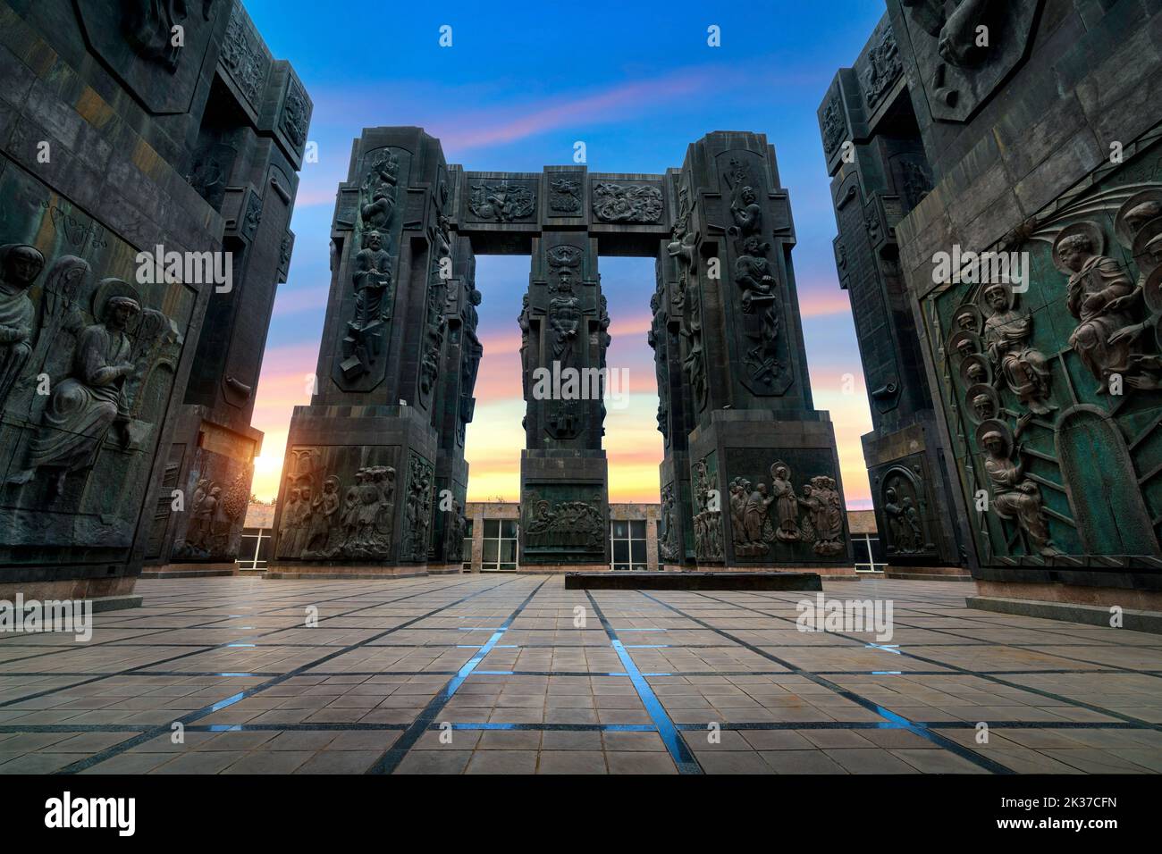 Cronaca della Georgia al tramonto a Tbilisi, Georgia. Foto Stock