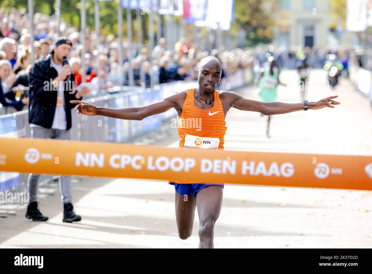 2022-09-25 15:30:42:19 L'AIA - Andrew Rotich Kwemoi ha già superato il traguardo al primo posto durante l'edizione 46th del CPC Loop. ANP ROBIN VAN LONKHUIJSEN olanda fuori - belgio fuori Foto Stock