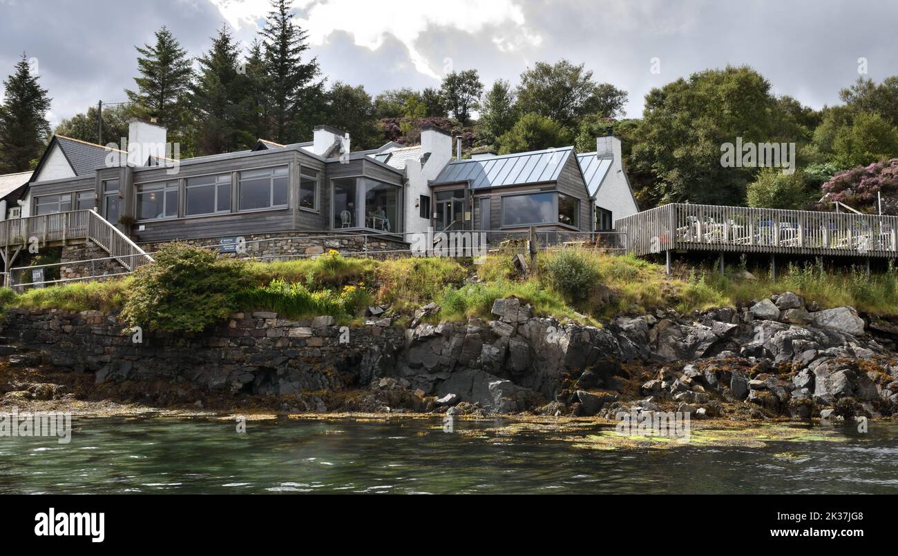Il ristorante dell'hotel Kylesku si affaccia sul lago di Sutherland, Scozia Foto Stock
