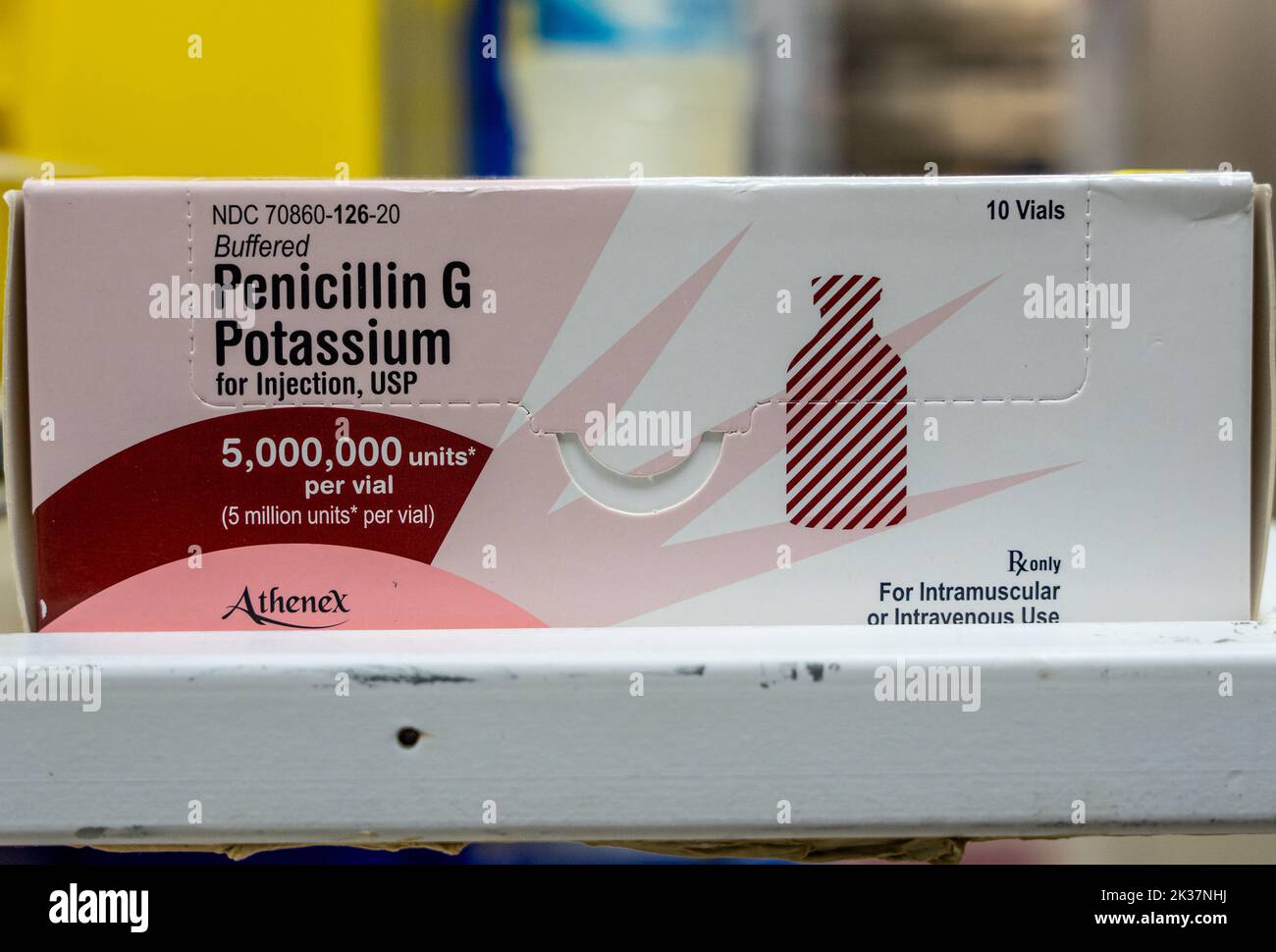La penicillina G ha potassio? Penicillina G potassio iniettabile, USP contiene 1,7 mEq di potassio e 1,02 mEq di sodio per milione di unità. L'uso di o Foto Stock