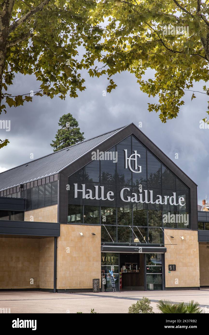 Nuovo mercato chiamato 'Halles Gaillardes' situato a Brive la Gaillarde - Nouvelles halles gourmandes située à Brive la Gaillarde en Corrèze. Foto Stock