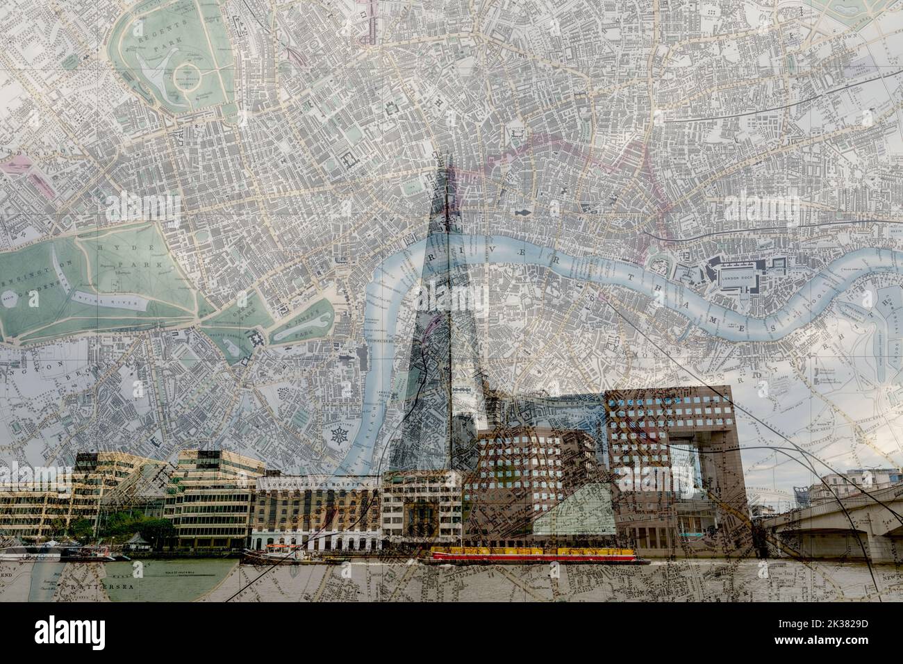 Vecchia mappa di Londra circa 1880 fatta da Whitbread ora di pubblico dominio si è fusa con una scena moderna dalla capitale lungo il Tamigi. Foto Stock