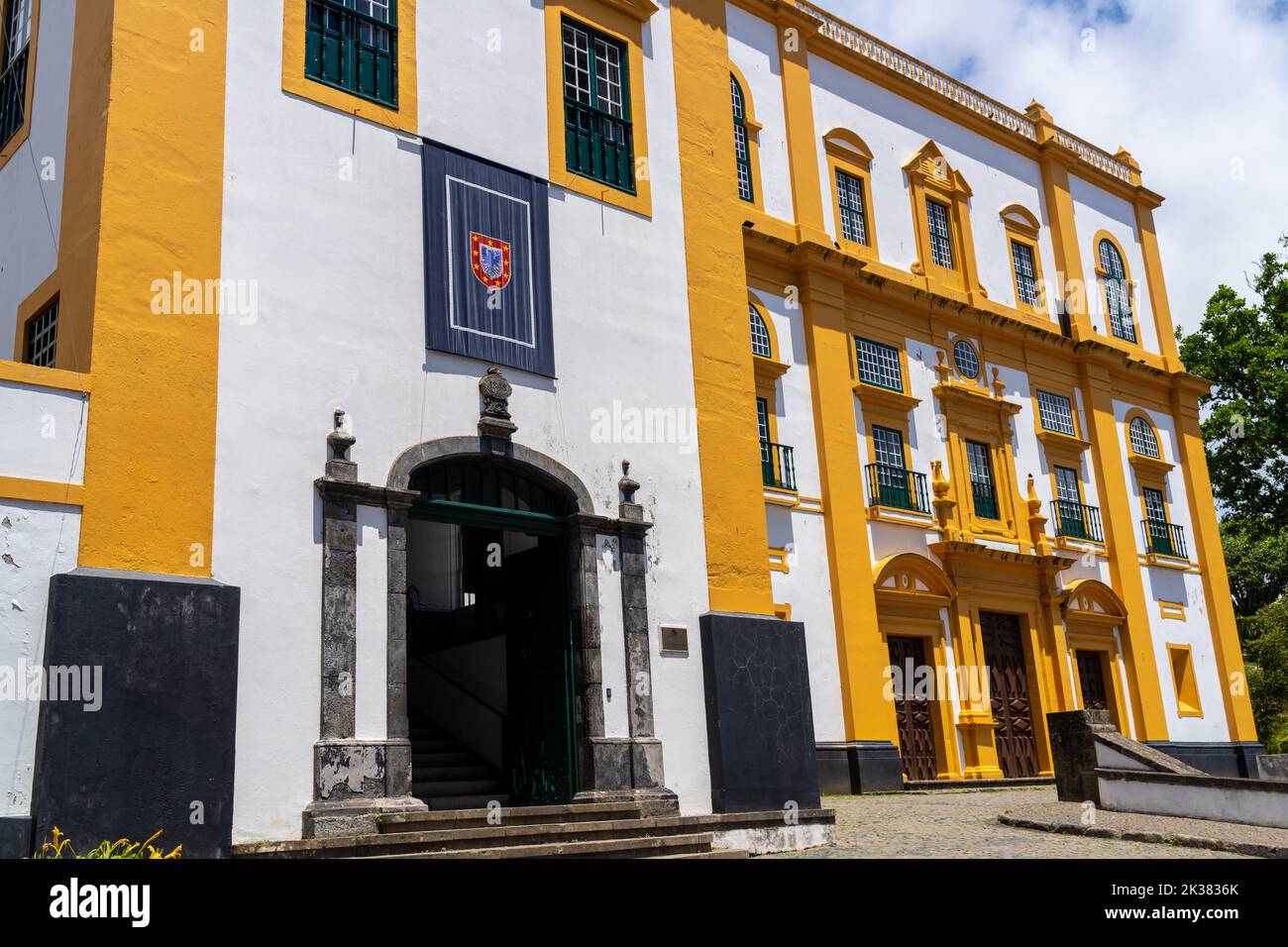 Il Palazzo del Capitano Generale, un tempo sede del governo e ora museo, ad Angra do Heroismo, Isola di Terceira, Azzorre, Portogallo. Foto Stock