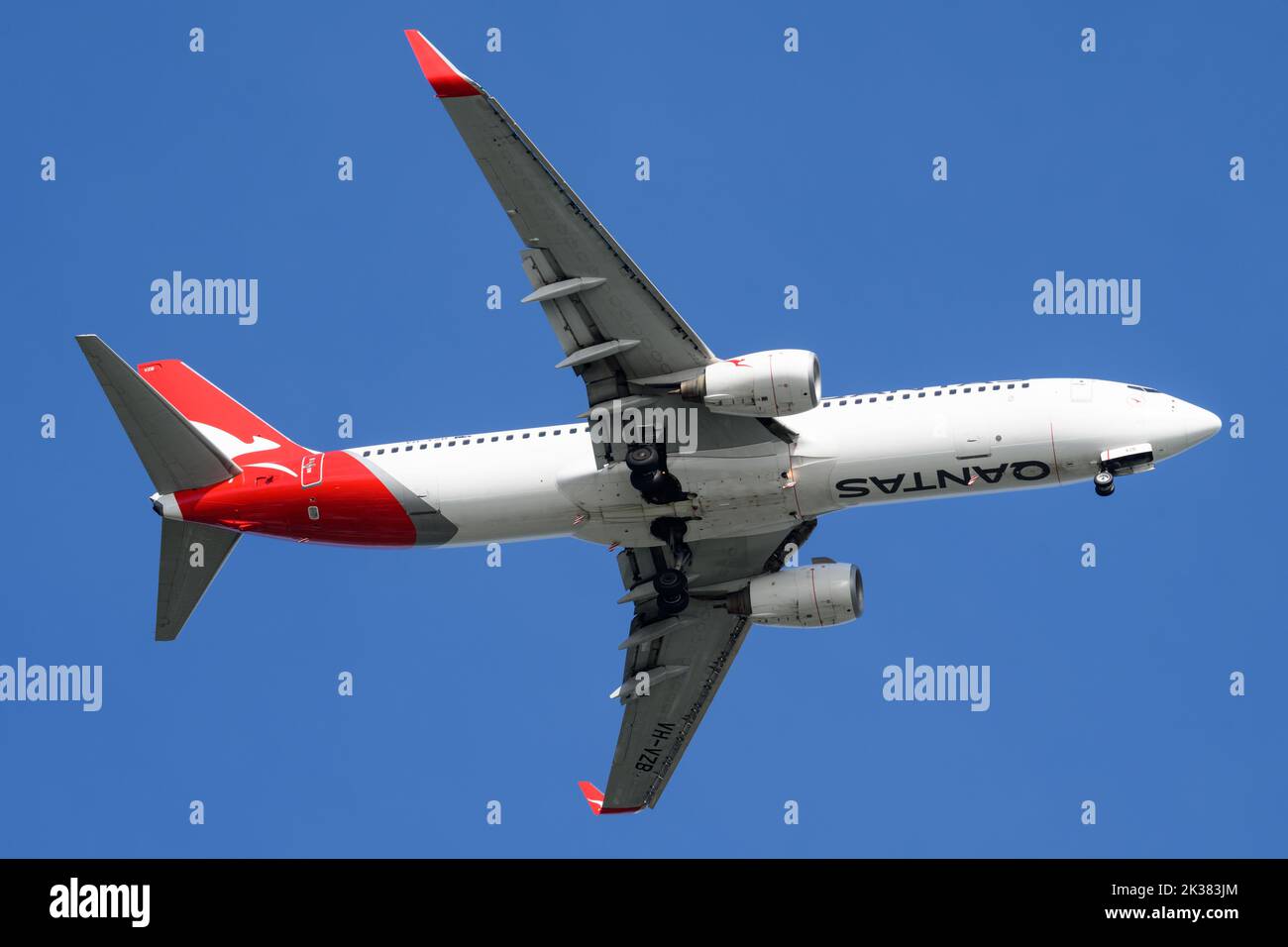 Boeing B737 della Qantas Airlines in arrivo all'aeroporto di Sydney Foto Stock