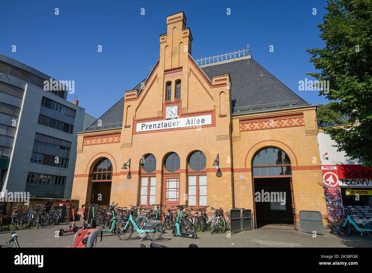 S-Bahnhof, Prenzlauer Allee, Prenzlauer Berg, Pankow, Berlino, Deutschland Foto Stock