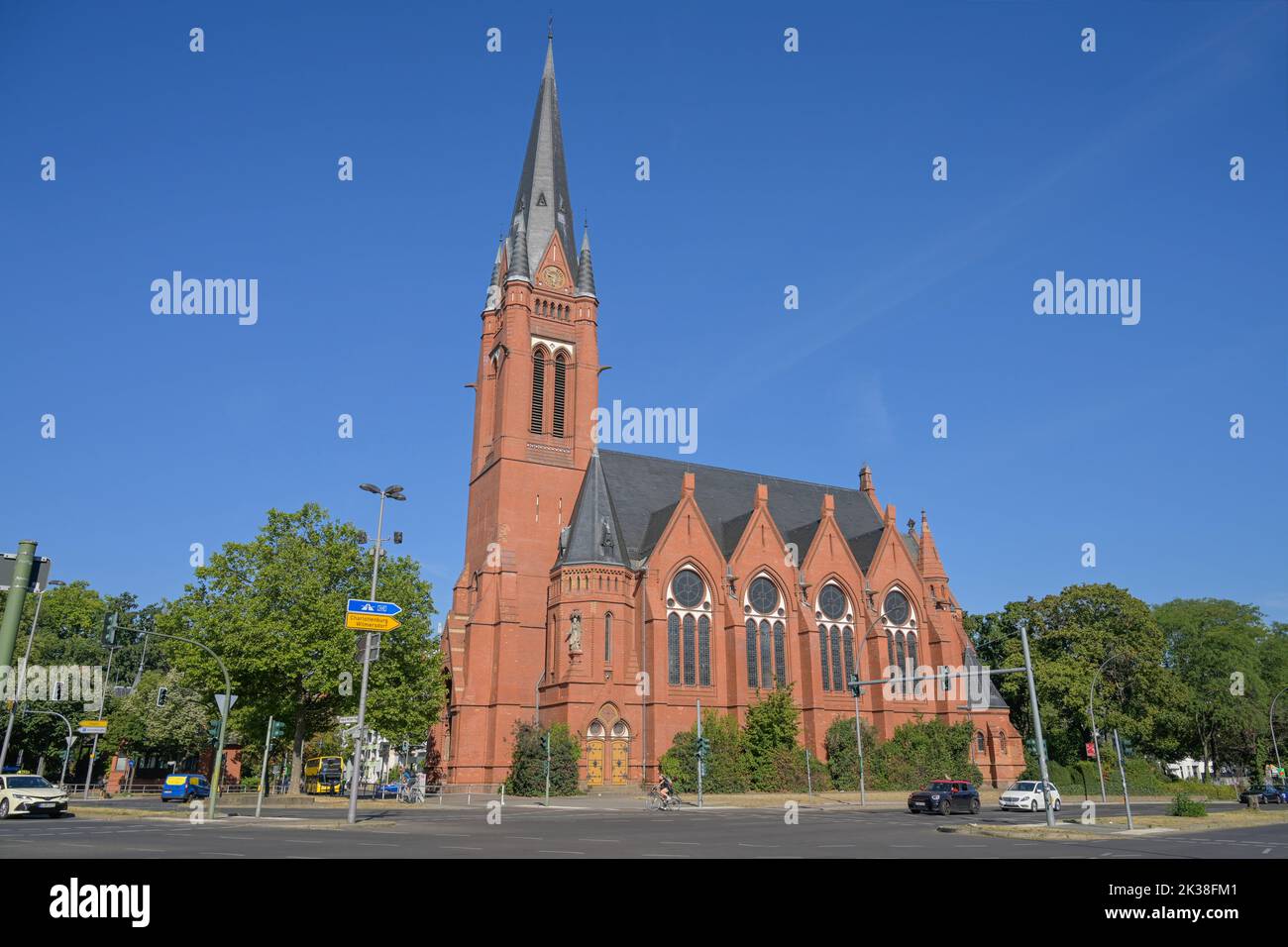 Kirche Zum Guten Hirten, Friedrich-Wilhelm-Platz, Friedenau, Berlino, Deutschland Foto Stock