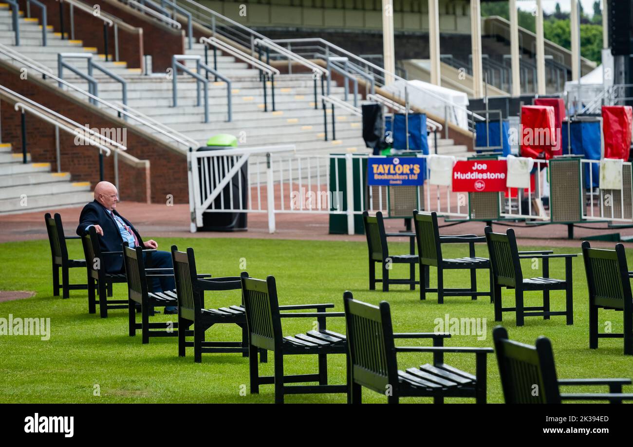 Scene del secondo giorno del Tribute Weekend dell'ippodromo di York, domenica 22nd maggio 2022, con la Sky Bet Sunday Series Foto Stock