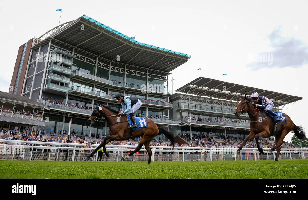 Scene del secondo giorno del Tribute Weekend dell'ippodromo di York, domenica 22nd maggio 2022, con la Sky Bet Sunday Series Foto Stock
