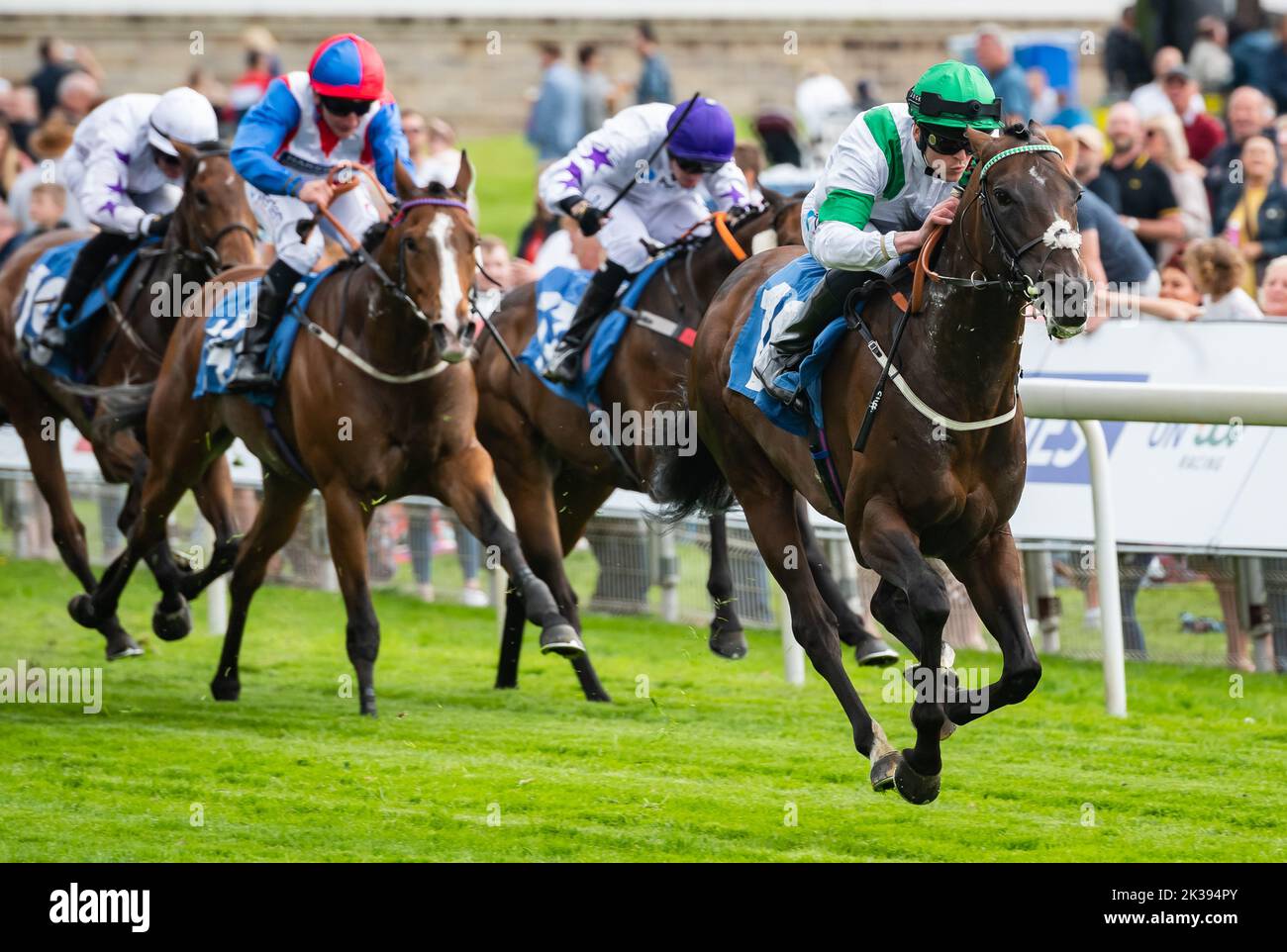 Scene del secondo giorno del Tribute Weekend dell'ippodromo di York, domenica 22nd maggio 2022, con la Sky Bet Sunday Series Foto Stock