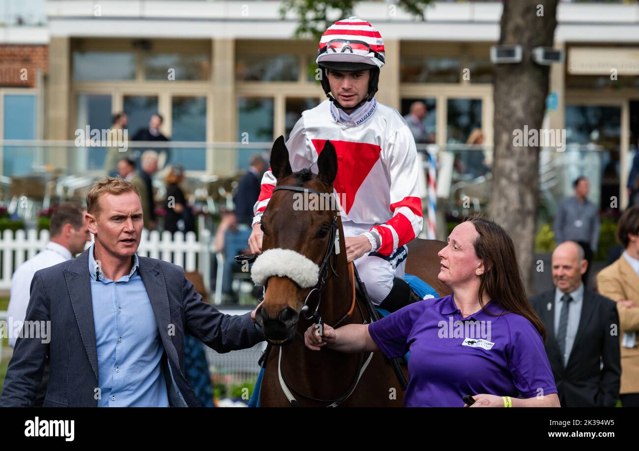 Scene del secondo giorno del Tribute Weekend dell'ippodromo di York, domenica 22nd maggio 2022, con la Sky Bet Sunday Series Foto Stock
