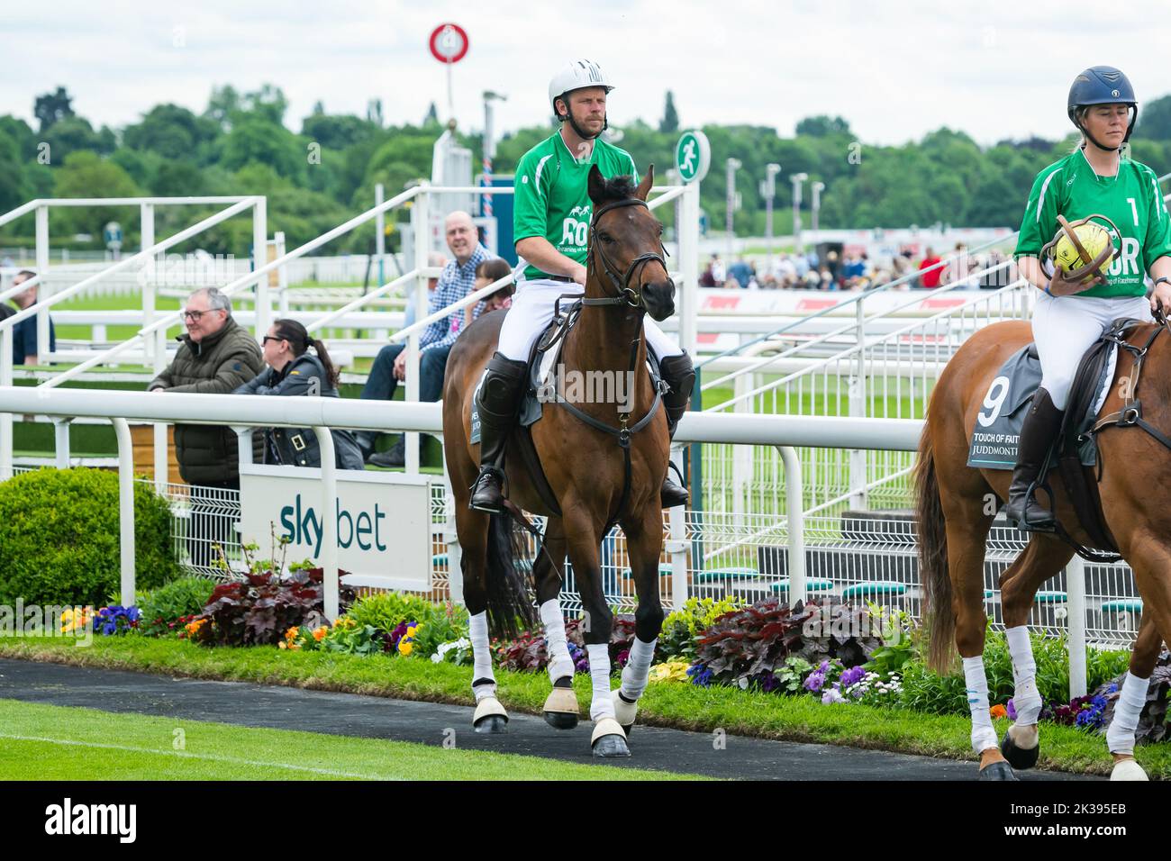 Scene del secondo giorno del Tribute Weekend dell'ippodromo di York, domenica 22nd maggio 2022, con la Sky Bet Sunday Series Foto Stock